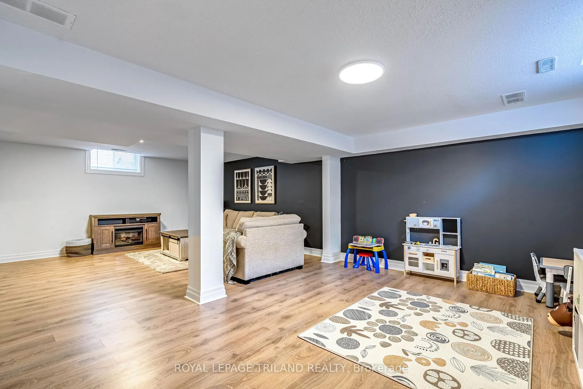 Photo 38 of 706 Bennett Crescent, Strathroy-Caradoc, Rural Strathroy-Caradoc — HOMEH