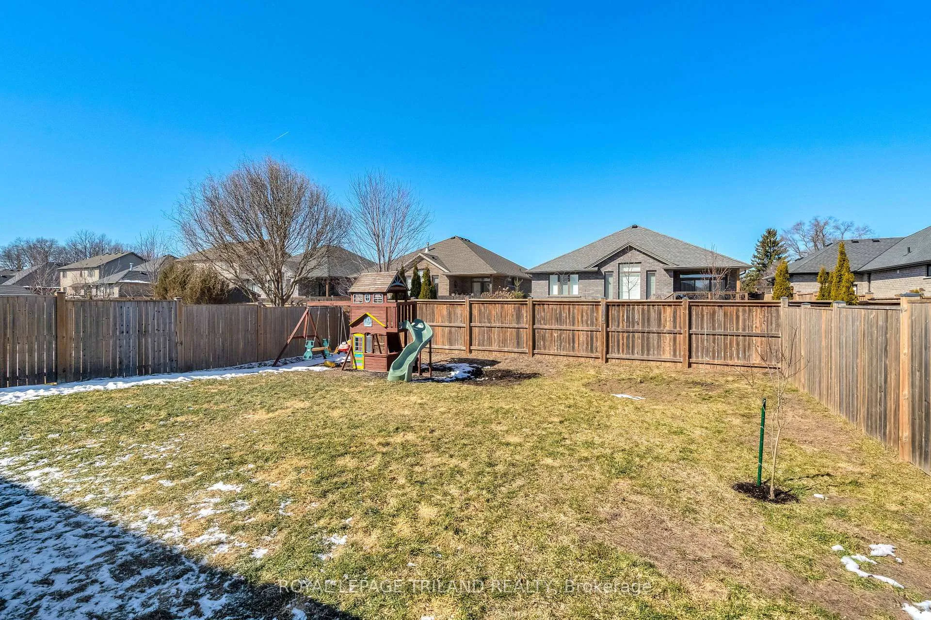 Photo 41 of 706 Bennett Crescent, Strathroy-Caradoc, Rural Strathroy-Caradoc — HOMEH
