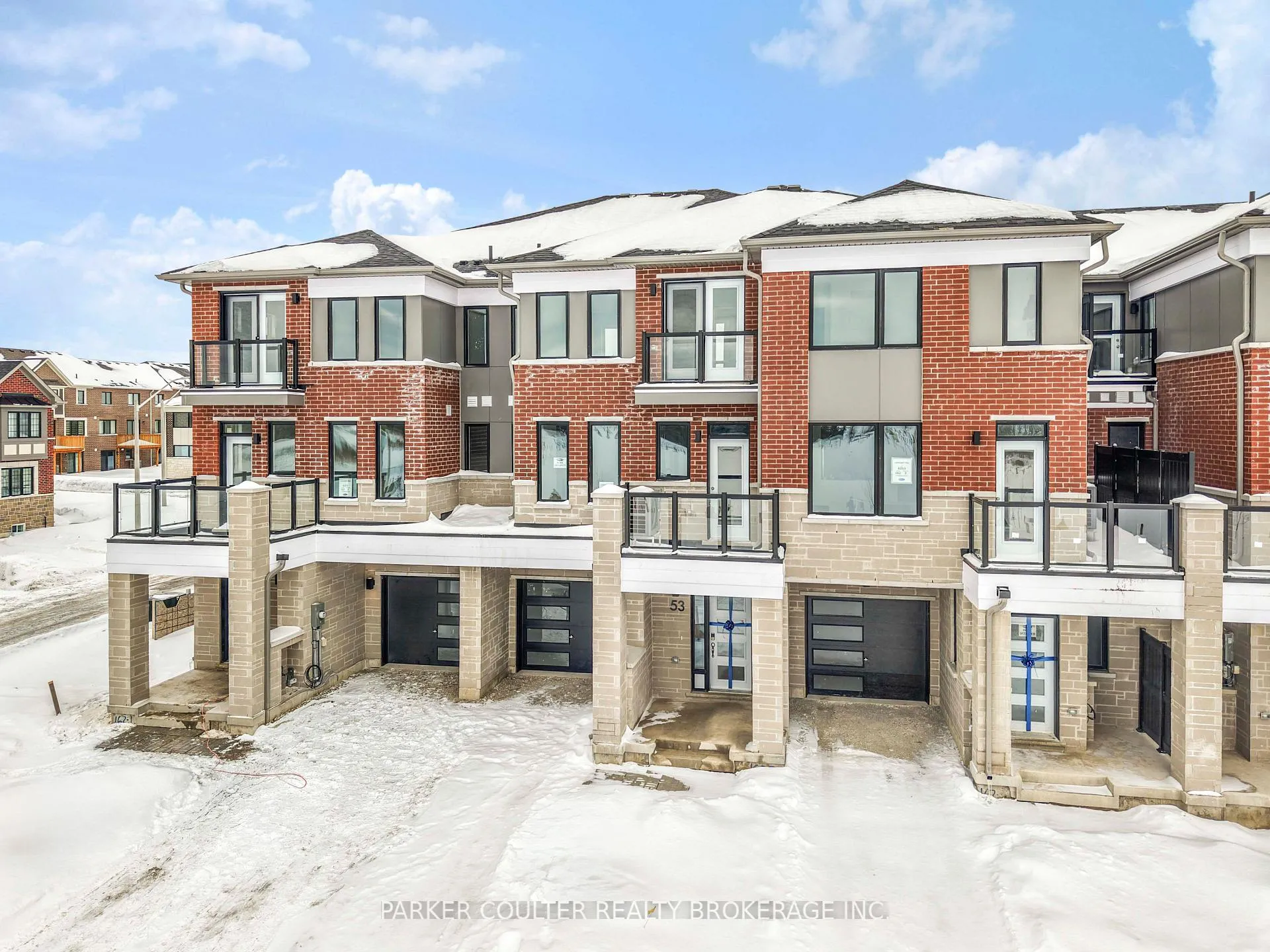 Photo 1 of 53 Vinewood Crescent, Barrie, Rural Barrie Southeast — HOMEH