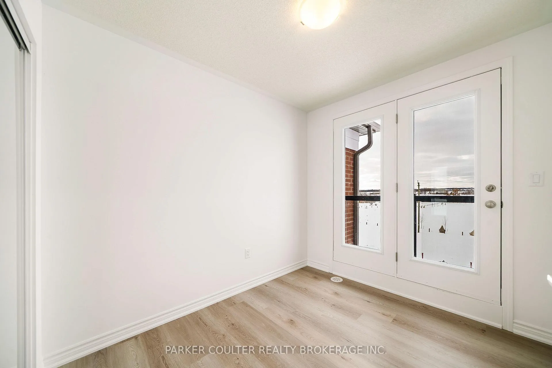 Photo 20 of 53 Vinewood Crescent, Barrie, Rural Barrie Southeast — HOMEH