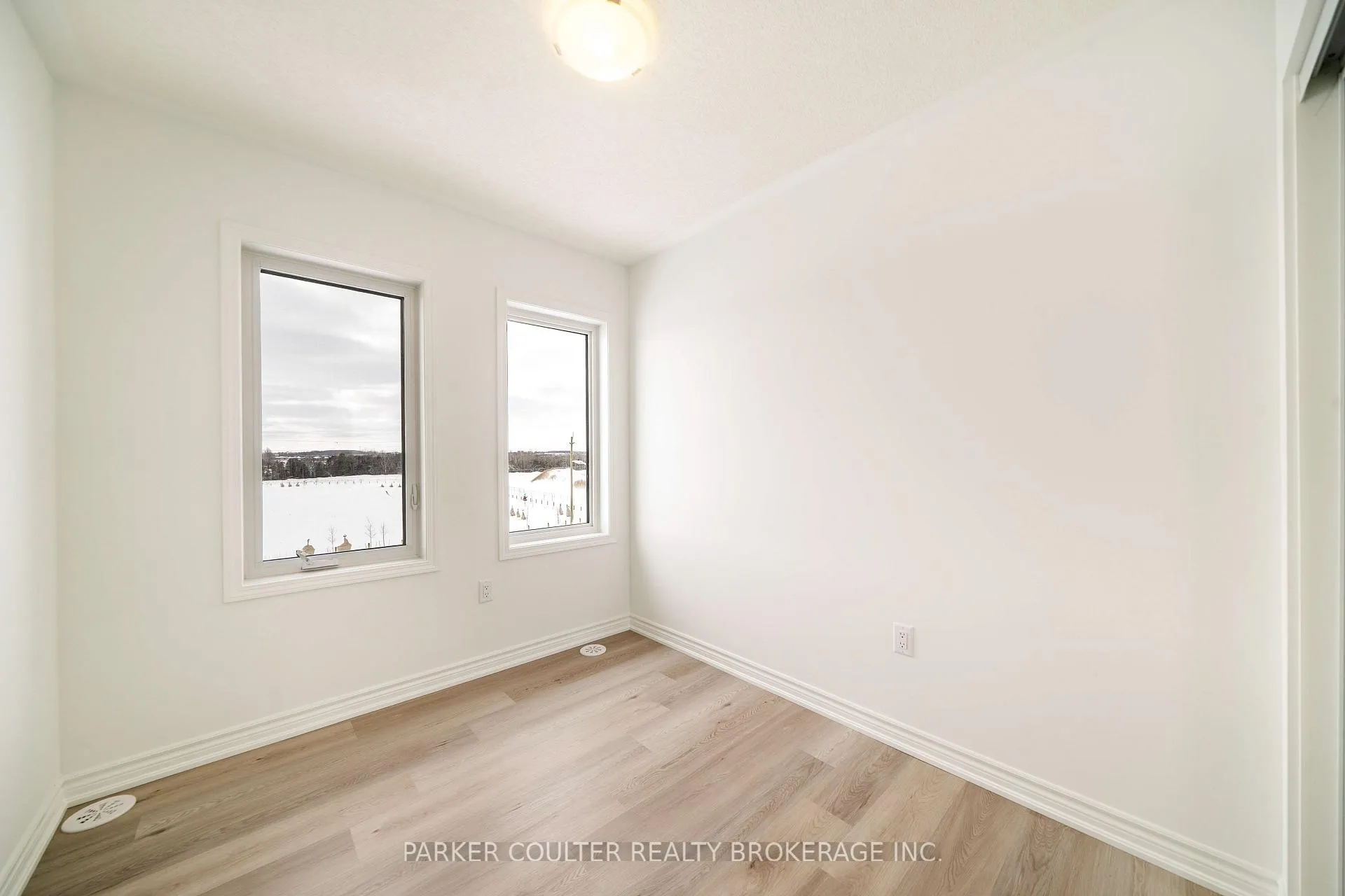 Photo 22 of 53 Vinewood Crescent, Barrie, Rural Barrie Southeast — HOMEH