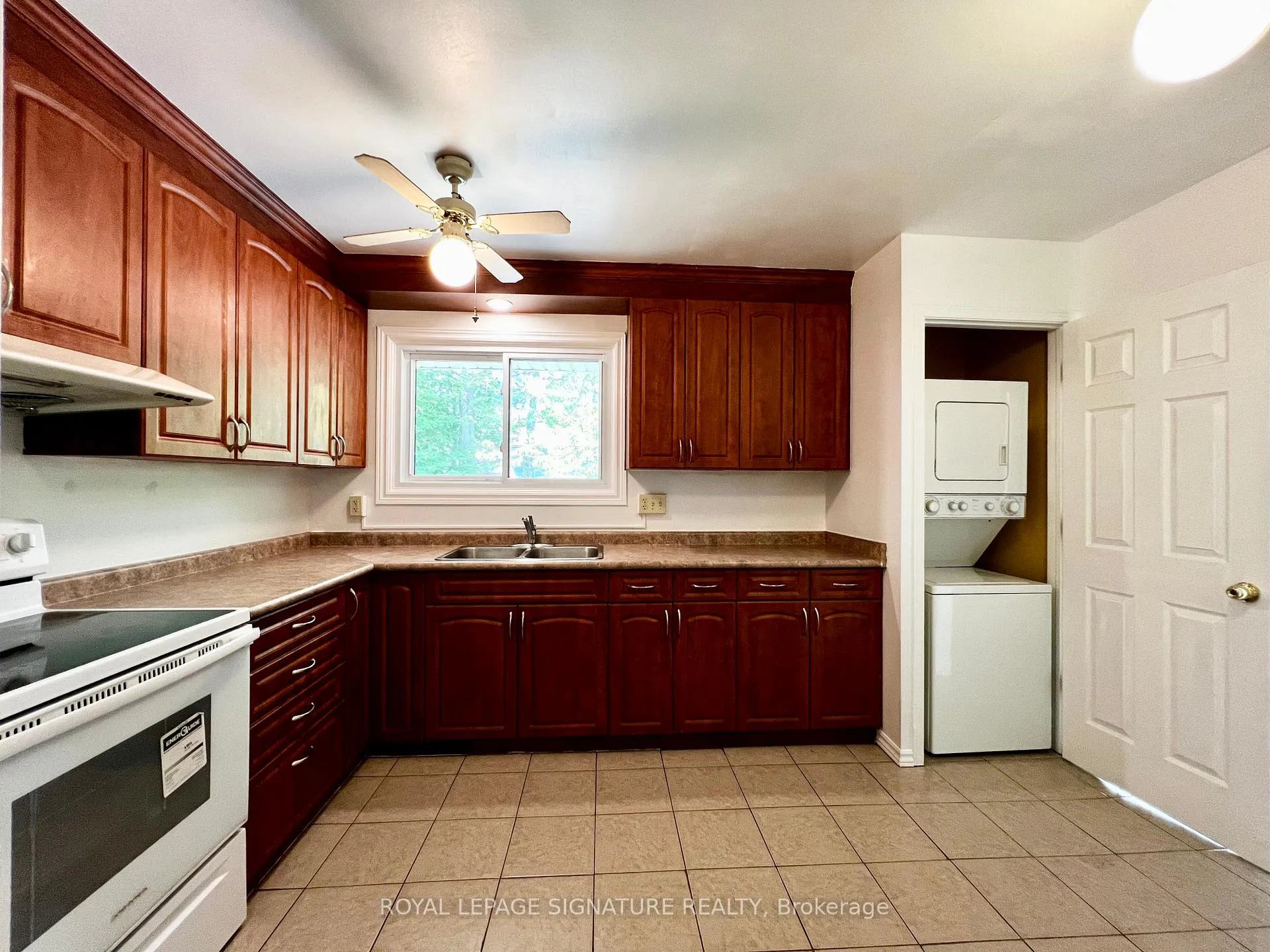 Photo 4 of 194 Cedarbrae Avenue, Waterloo — HOMEH