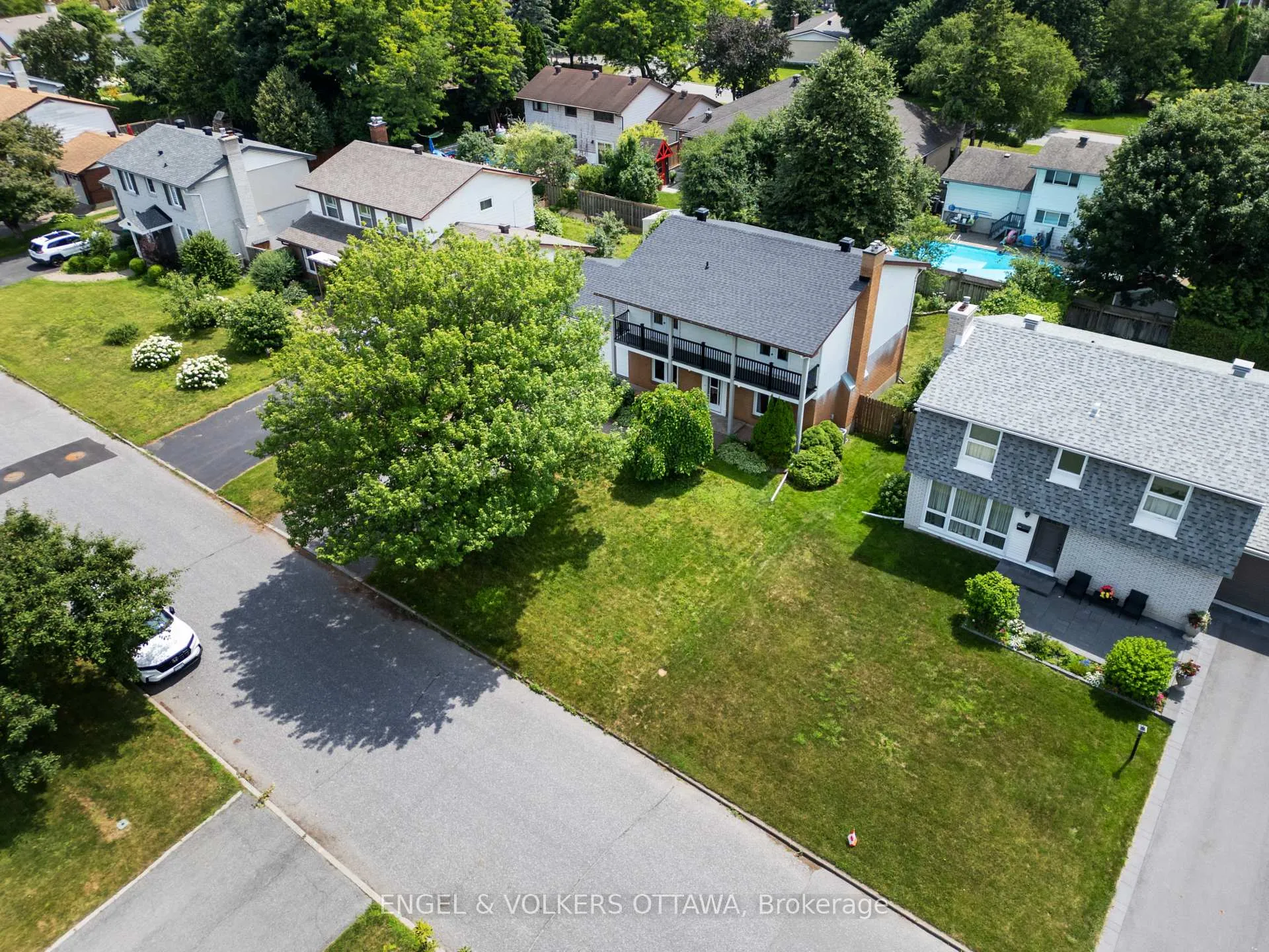 Photo 32 of 97 Queensline Drive, Ottawa, Bruce Farm/Graham Park/Qualicum/Bellands — HOMEH
