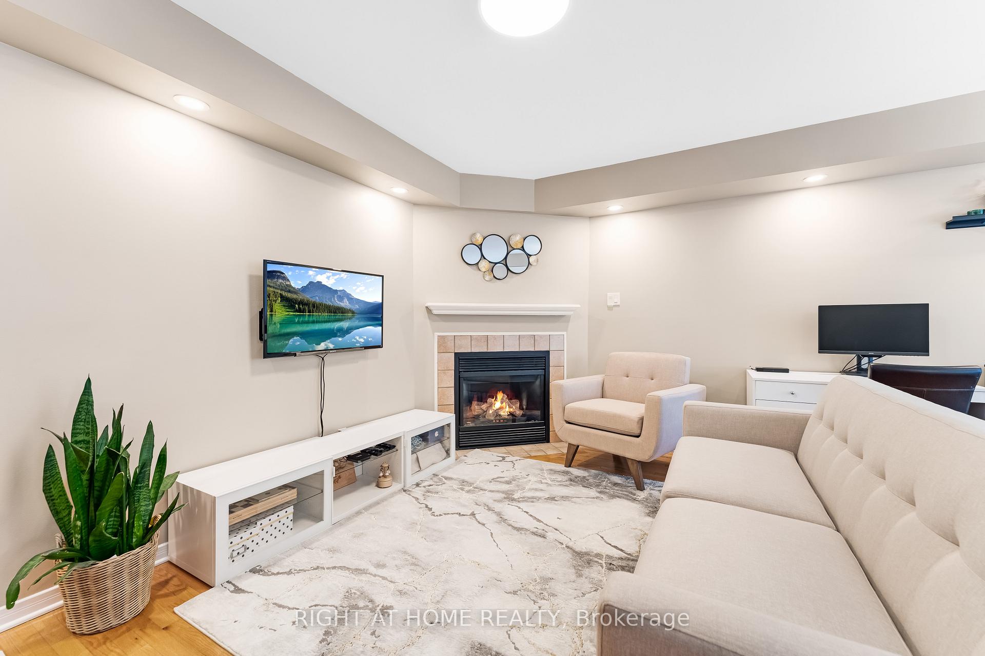 Photo 4 of 8 Turgeon Private, Ottawa, Lower Town — HOMEH