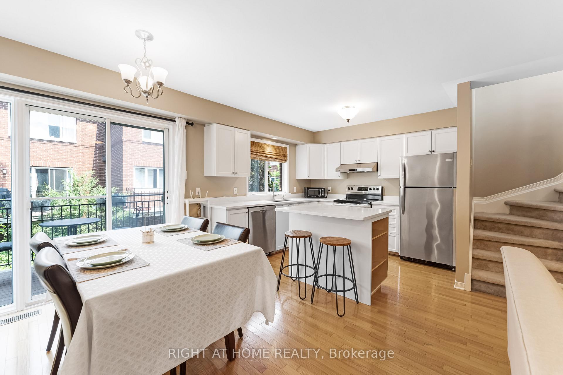 Photo 10 of 8 Turgeon Private, Ottawa, Lower Town — HOMEH