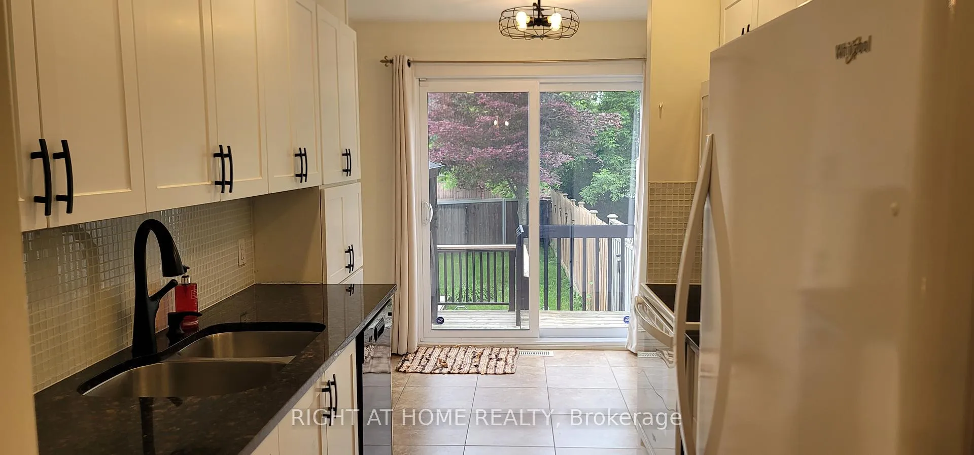 Photo 10 of 7 Covington Place, Ottawa, Centrepointe — HOMEH
