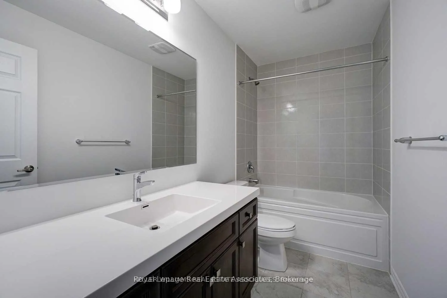 Photo 15 of 359 Gordon Krantz Avenue, Milton, Ford — HOMEH