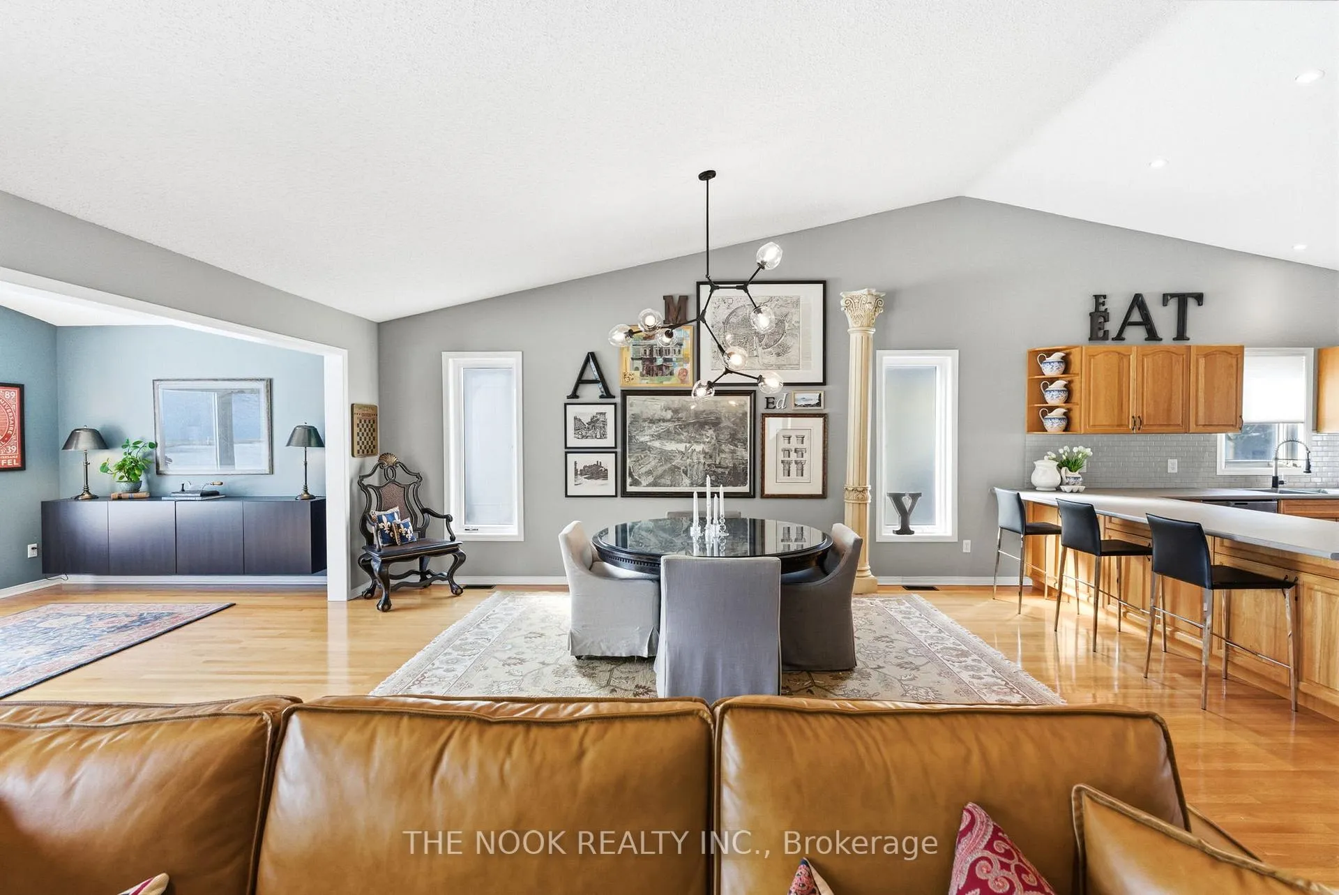 Photo 8 of 3 Birch Tree Lane, Clarington, Bowmanville — HOMEH