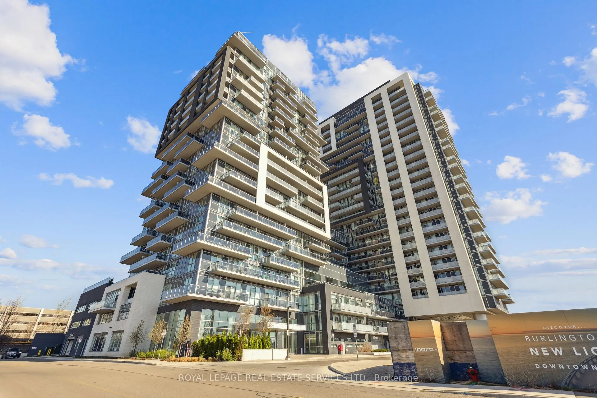 Front of Unit 1209, 2087 Fairview Street