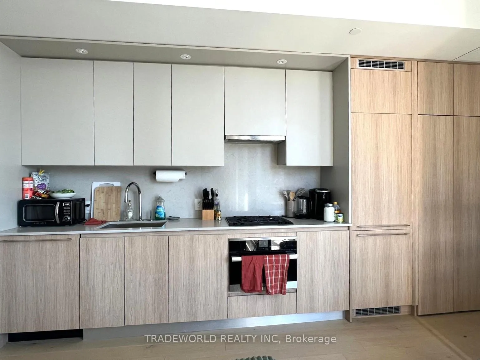 Photo 4 of Unit 2204, 81 Wellesley Street E, Toronto, Church-Yonge Corridor — HOMEH