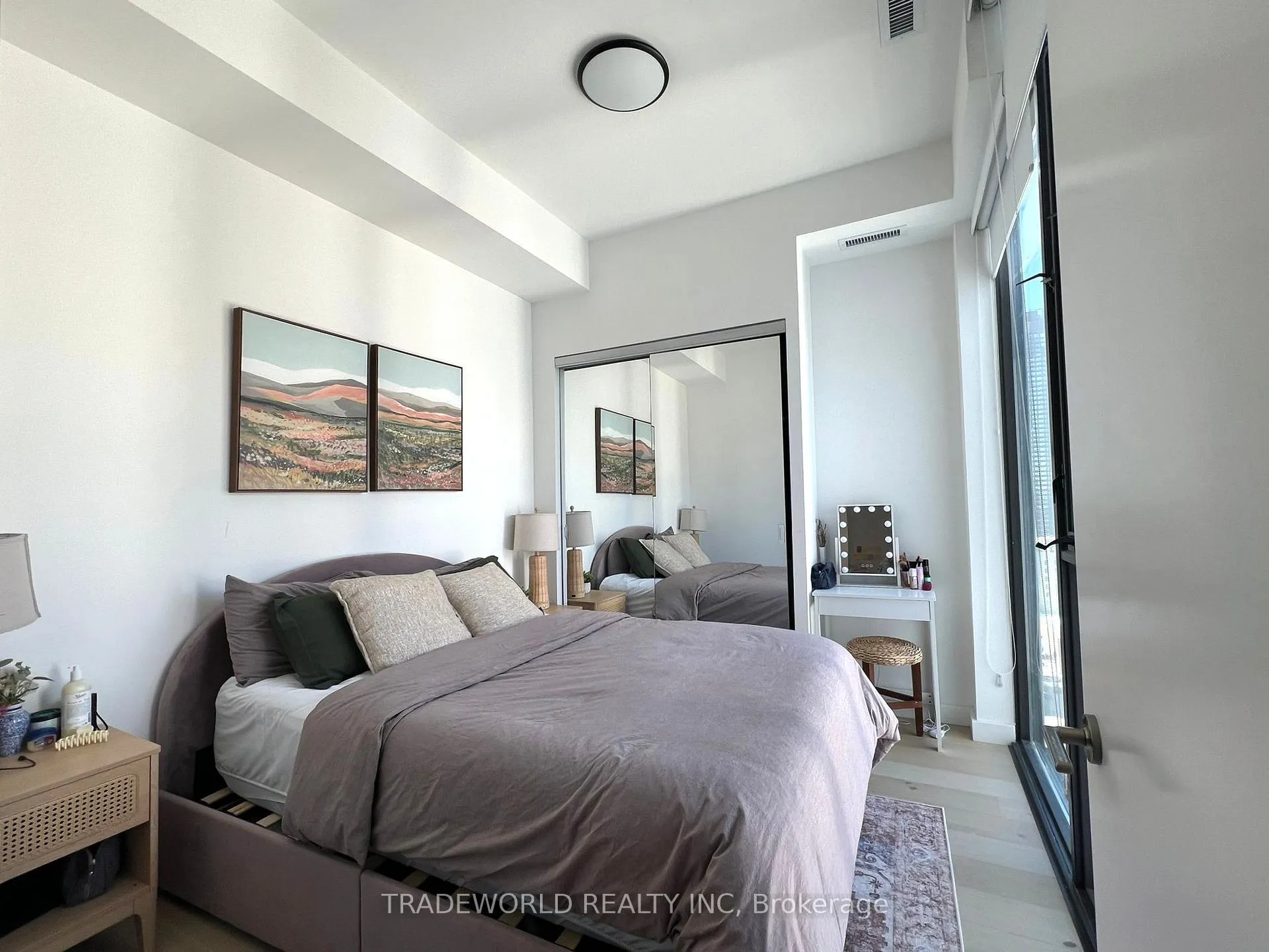 Photo 5 of Unit 2204, 81 Wellesley Street E, Toronto, Church-Yonge Corridor — HOMEH
