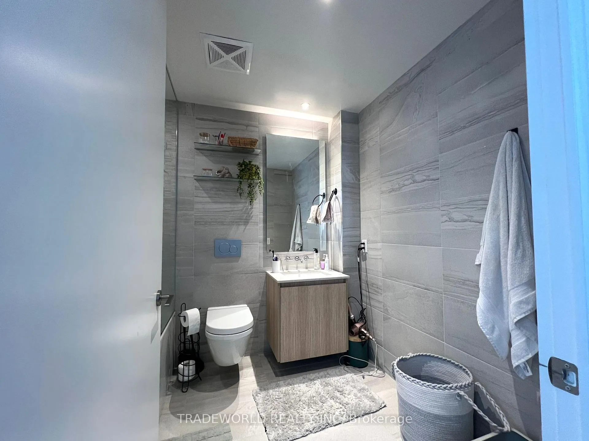 Photo 7 of Unit 2204, 81 Wellesley Street E, Toronto, Church-Yonge Corridor — HOMEH