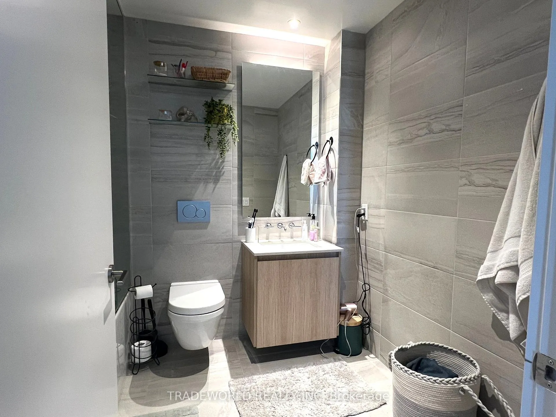 Photo 8 of Unit 2204, 81 Wellesley Street E, Toronto, Church-Yonge Corridor — HOMEH