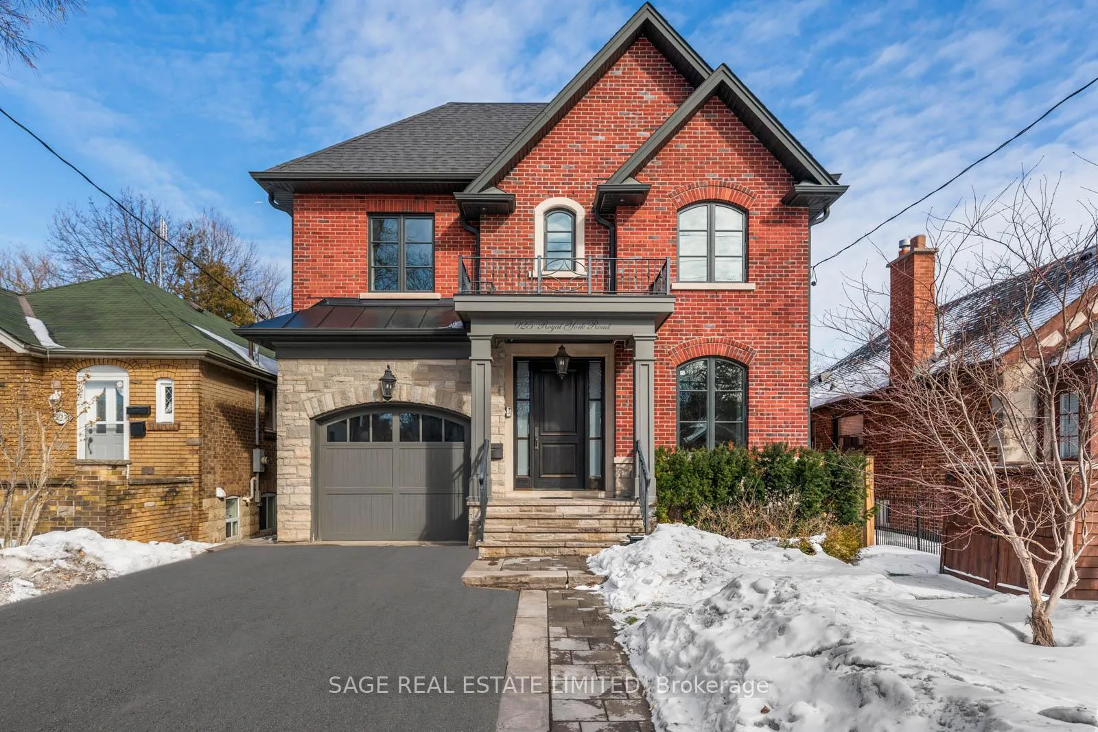 Photo 1 of 925 Royal York Road, Etobicoke, Stonegate-Queensway — HOMEH