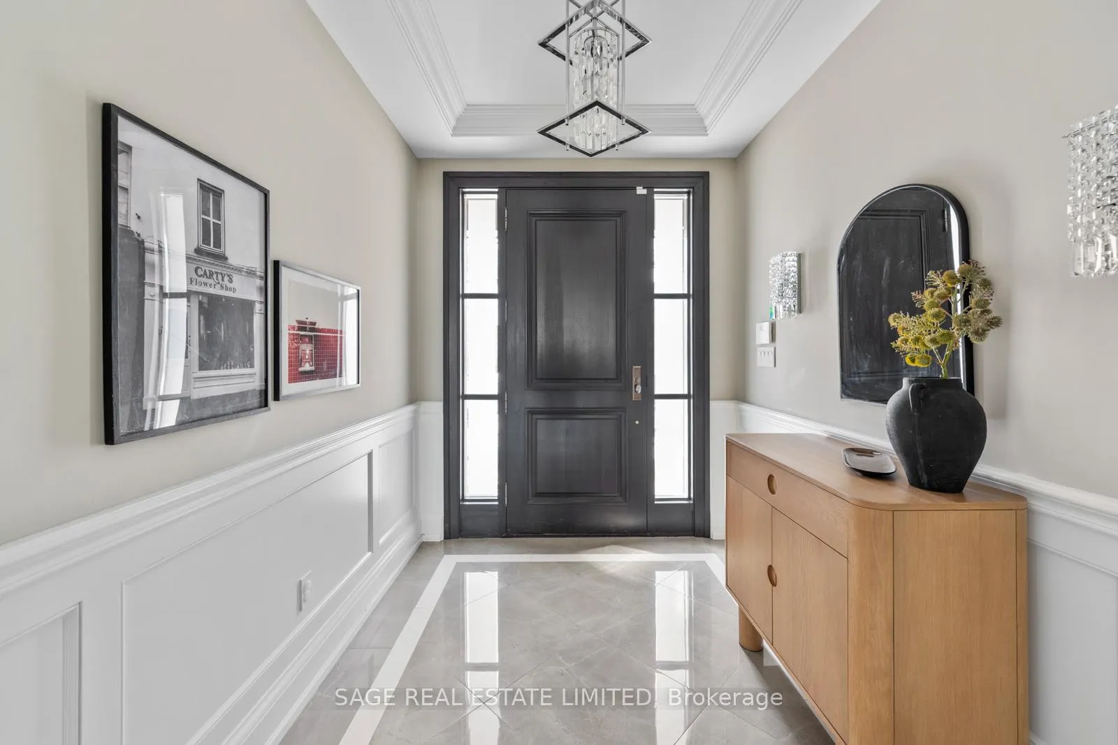 Photo 2 of 925 Royal York Road, Etobicoke, Stonegate-Queensway — HOMEH