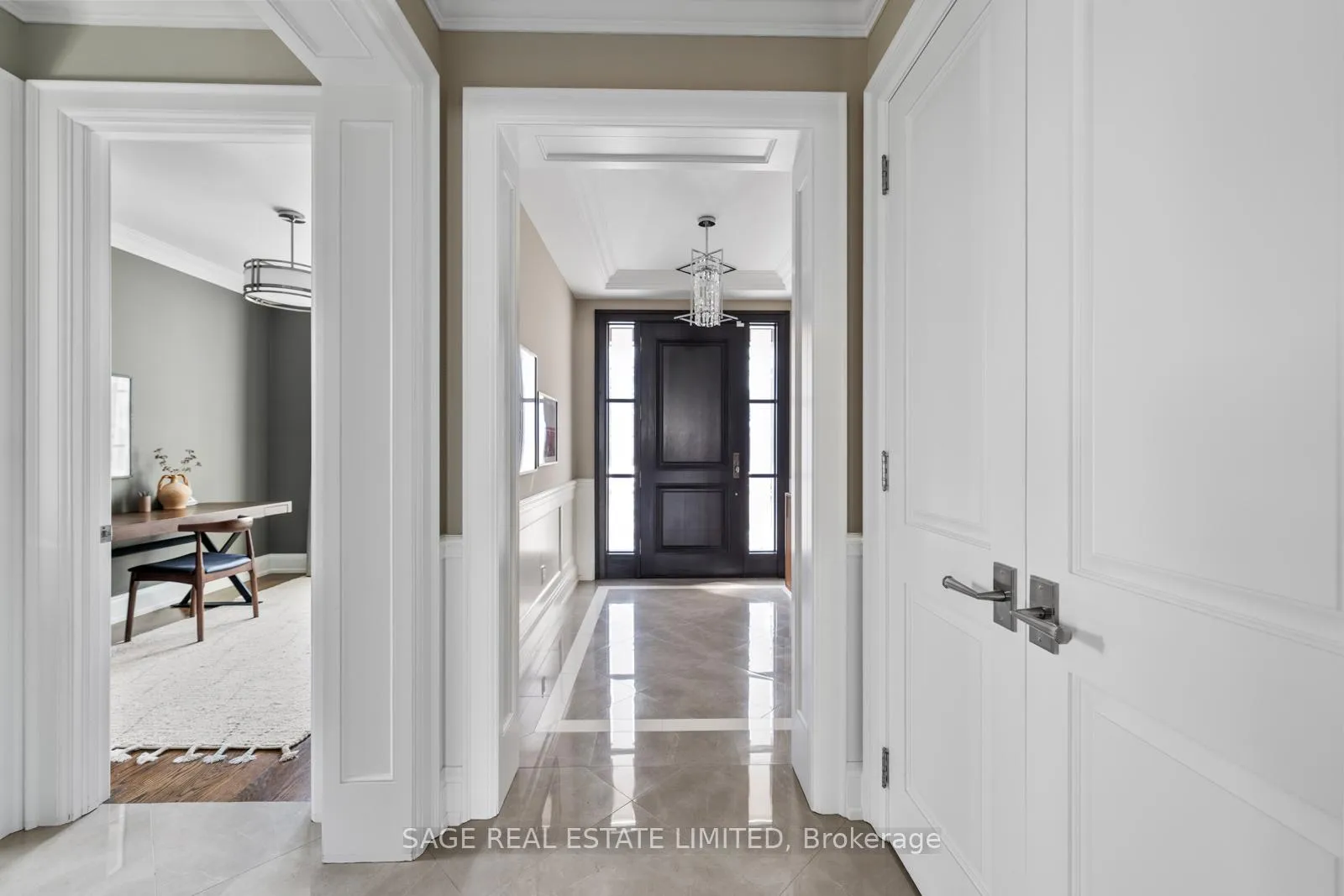 Photo 3 of 925 Royal York Road, Etobicoke, Stonegate-Queensway — HOMEH