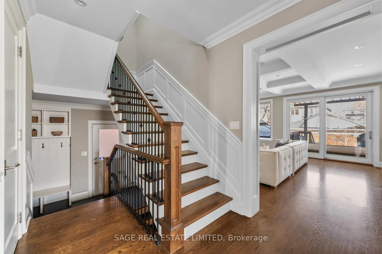 Photo 10 of 925 Royal York Road, Etobicoke, Stonegate-Queensway — HOMEH