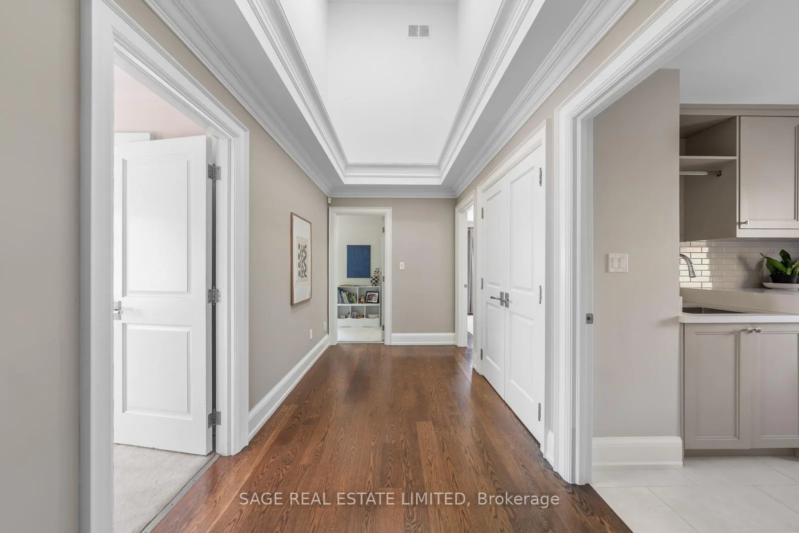 Photo 20 of 925 Royal York Road, Etobicoke, Stonegate-Queensway — HOMEH