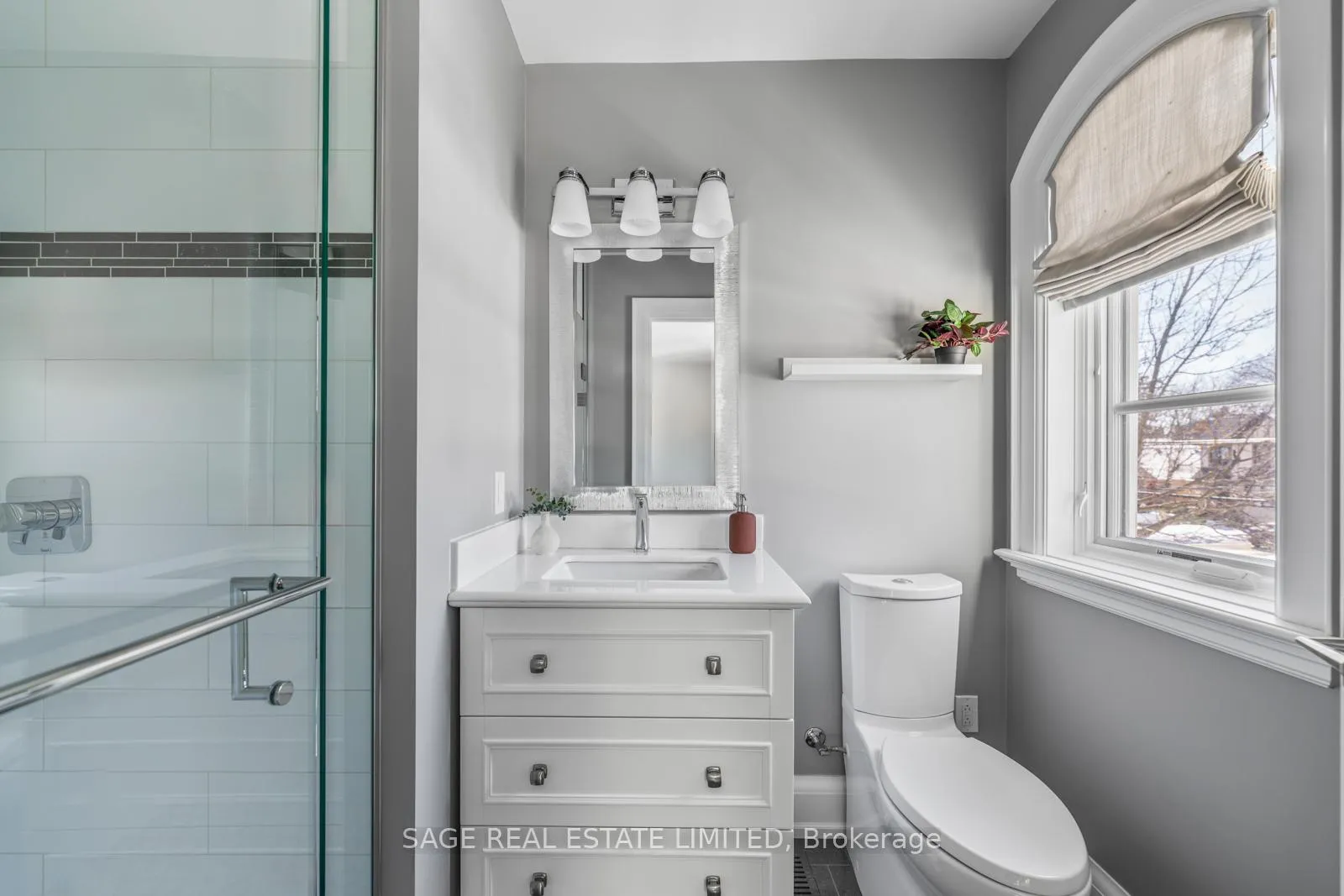 Photo 30 of 925 Royal York Road, Etobicoke, Stonegate-Queensway — HOMEH