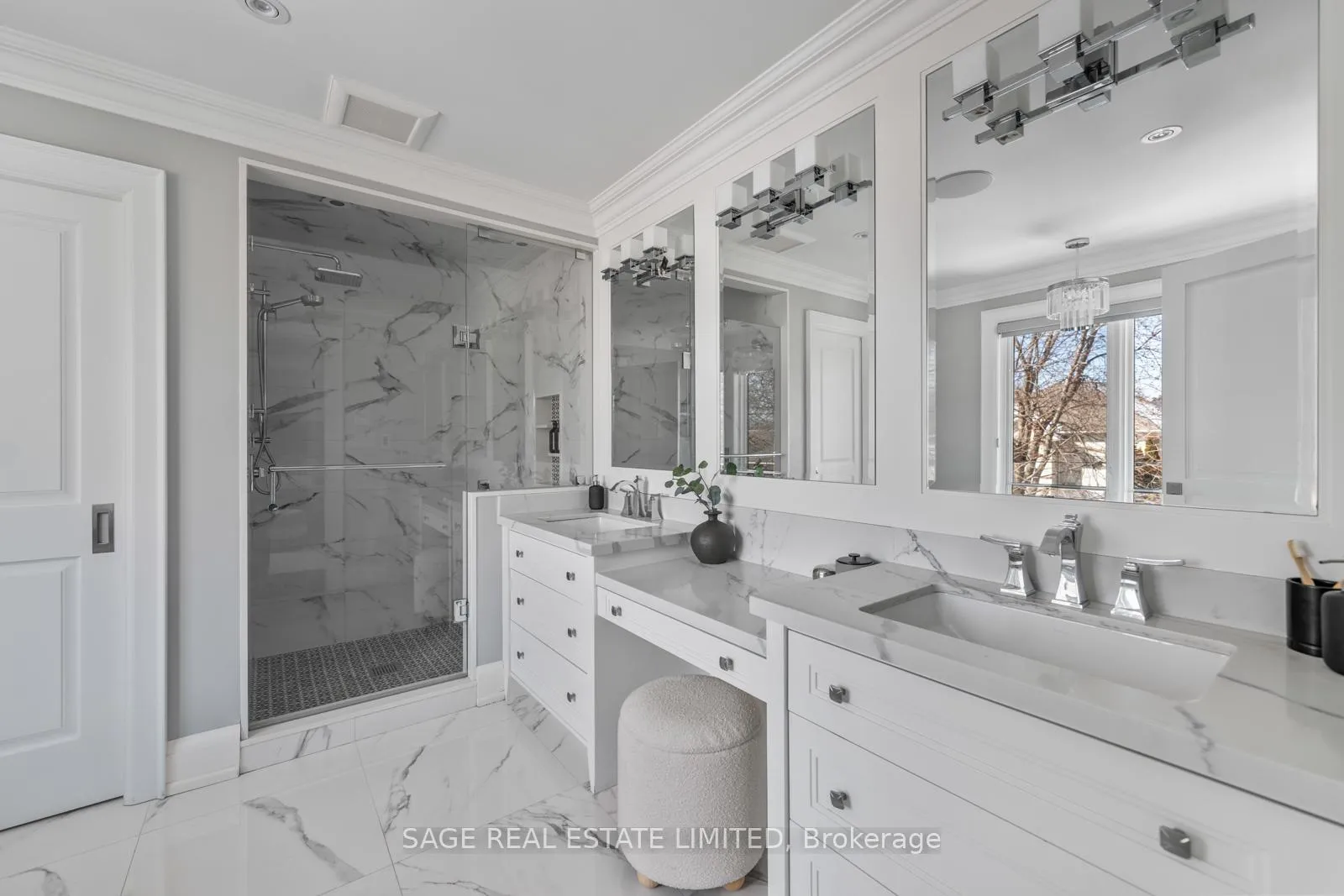 Photo 35 of 925 Royal York Road, Etobicoke, Stonegate-Queensway — HOMEH
