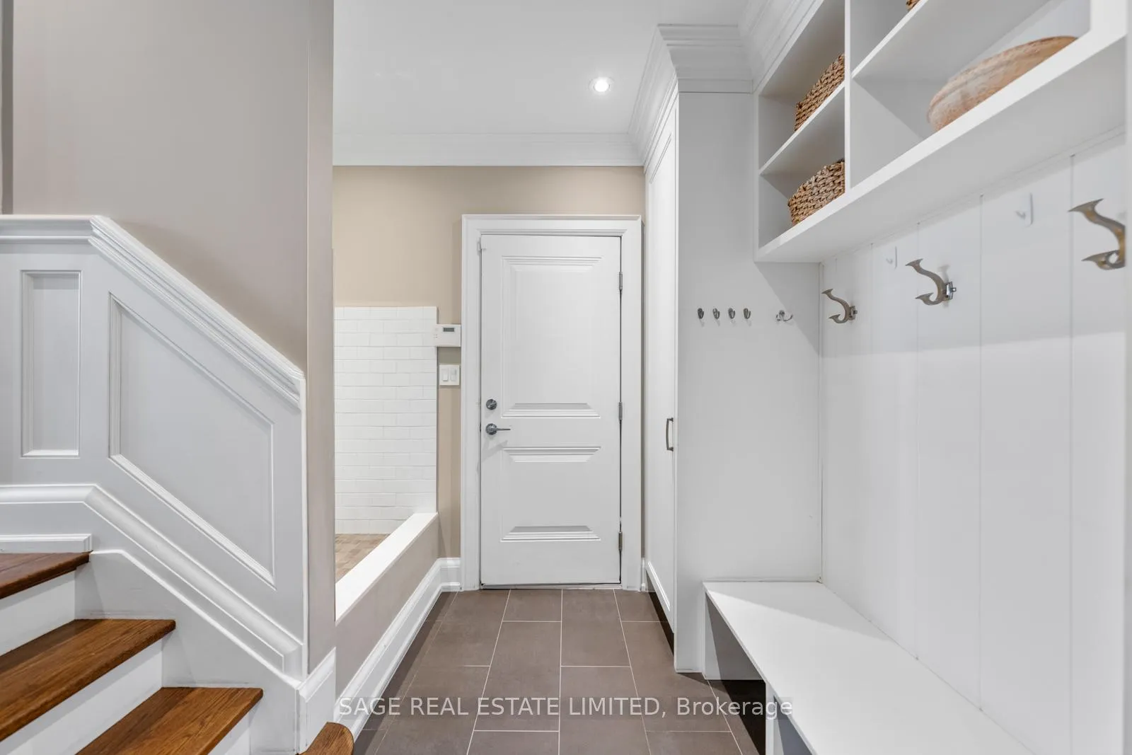 Photo 38 of 925 Royal York Road, Etobicoke, Stonegate-Queensway — HOMEH