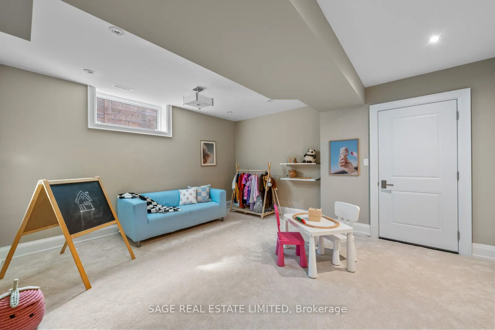 Photo 42 of 925 Royal York Road, Etobicoke, Stonegate-Queensway — HOMEH