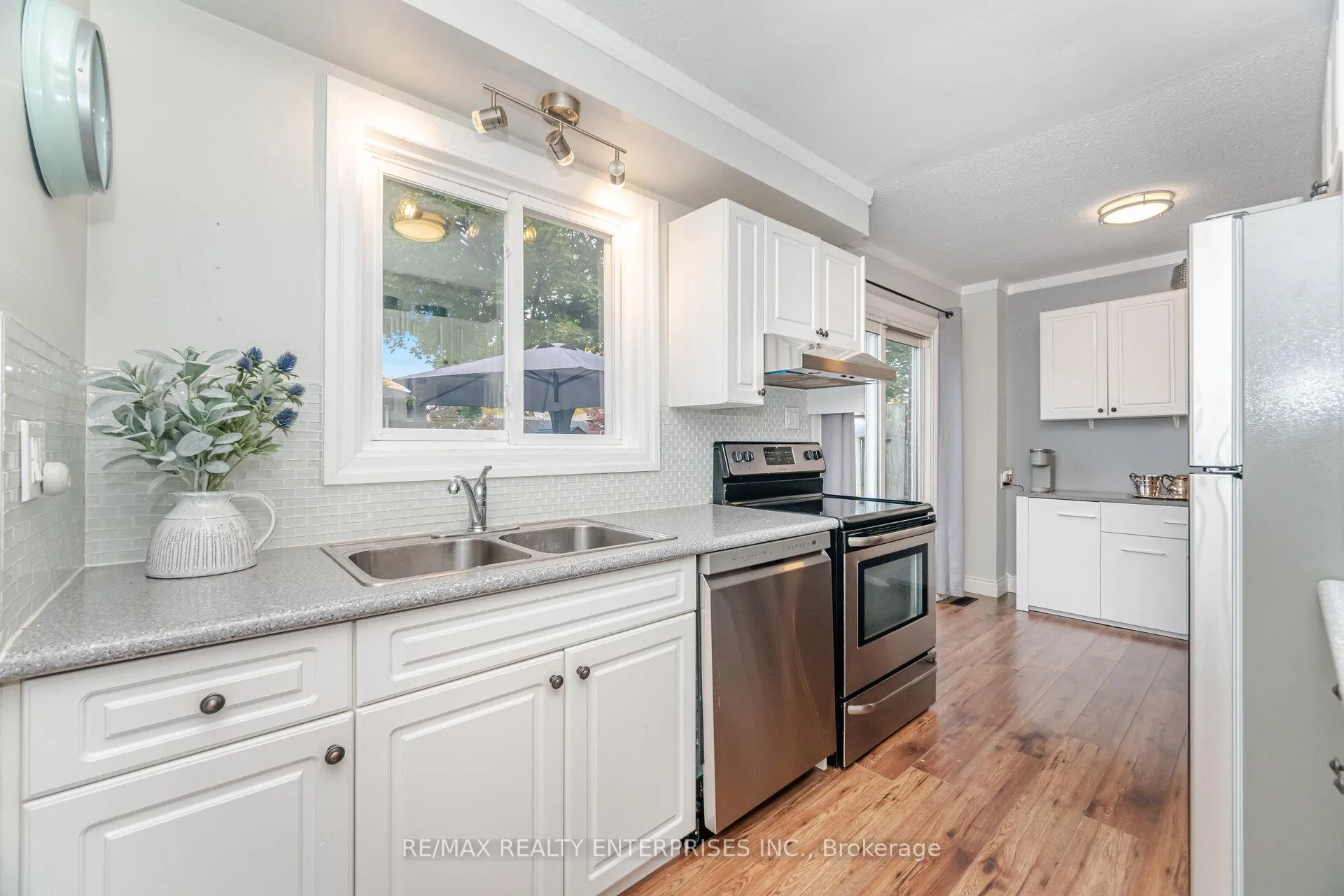 Photo 6 of Unit 110, 371 Bronte Street S, Milton, Old Milton — HOMEH