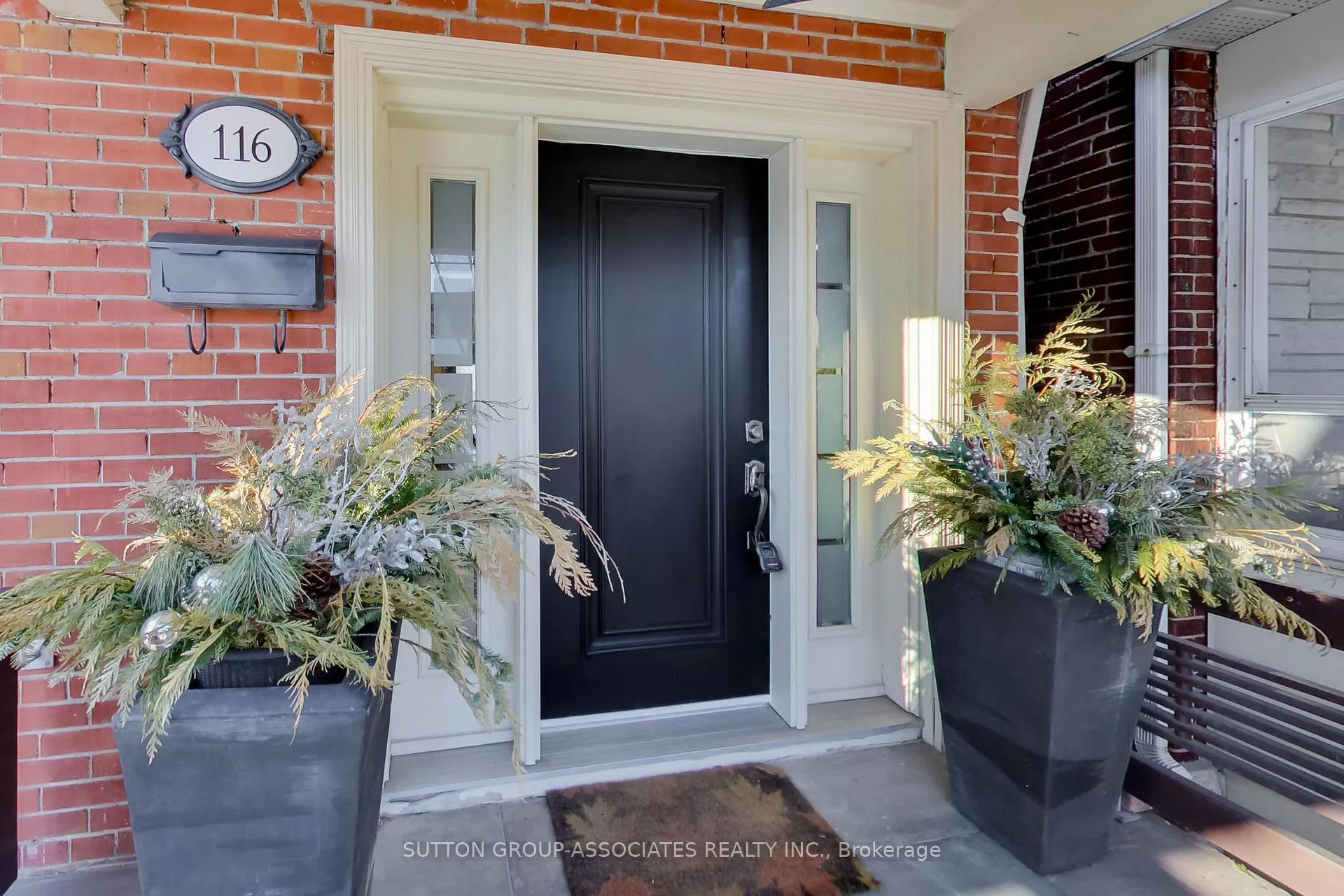 Photo 3 of 116 Maplewood Avenue, Toronto, Humewood-Cedarvale — HOMEH