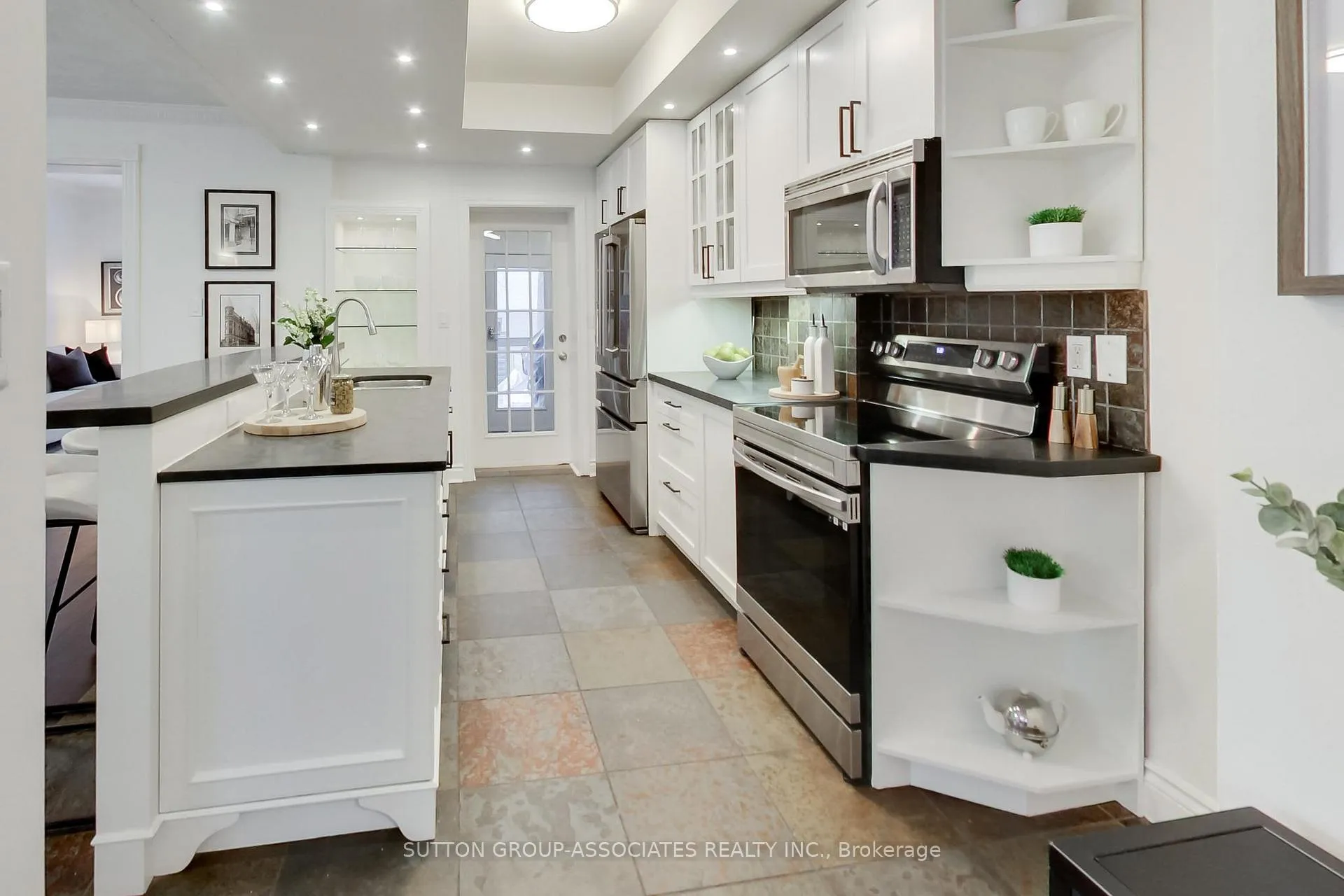 Photo 16 of 116 Maplewood Avenue, Toronto, Humewood-Cedarvale — HOMEH