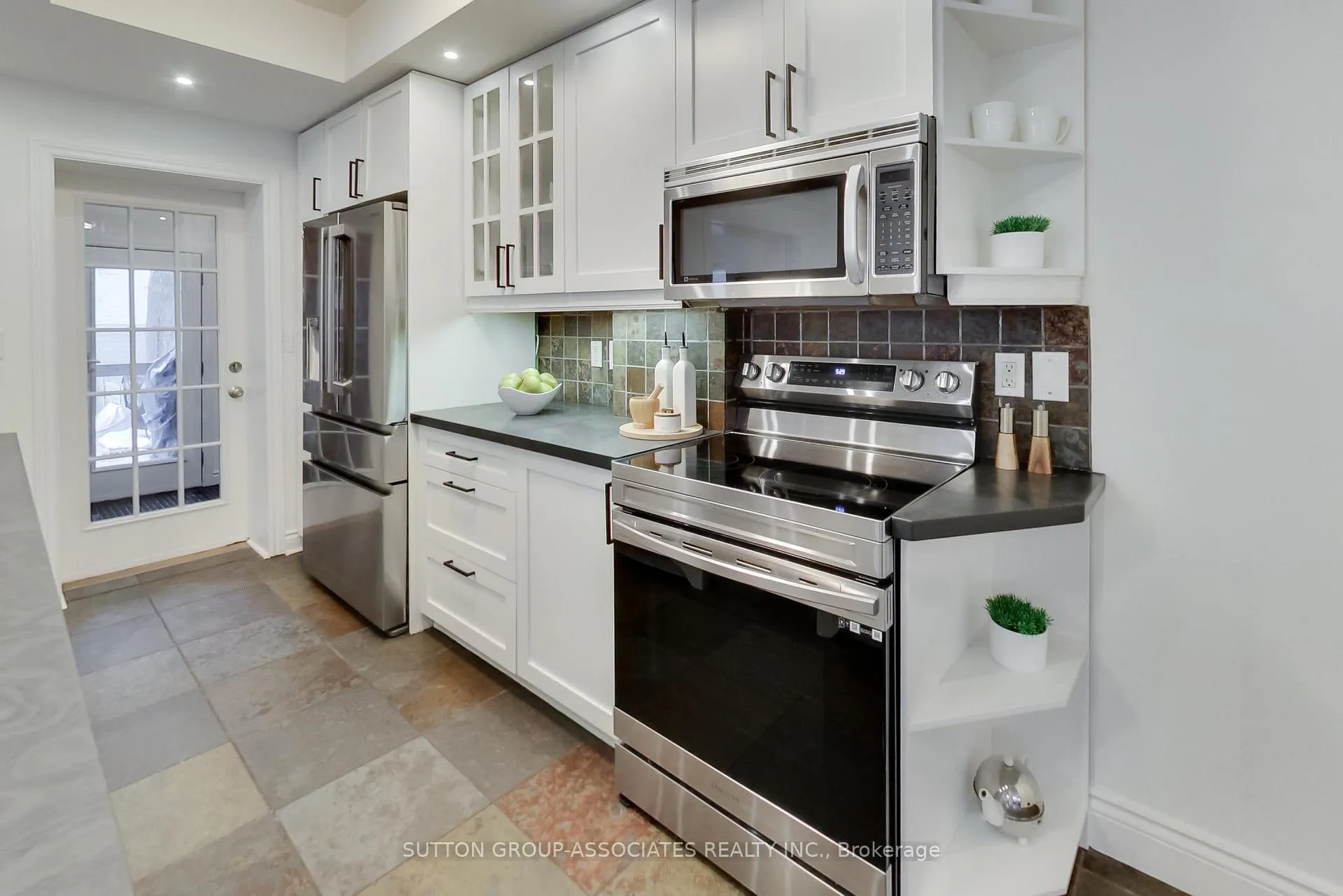Photo 17 of 116 Maplewood Avenue, Toronto, Humewood-Cedarvale — HOMEH