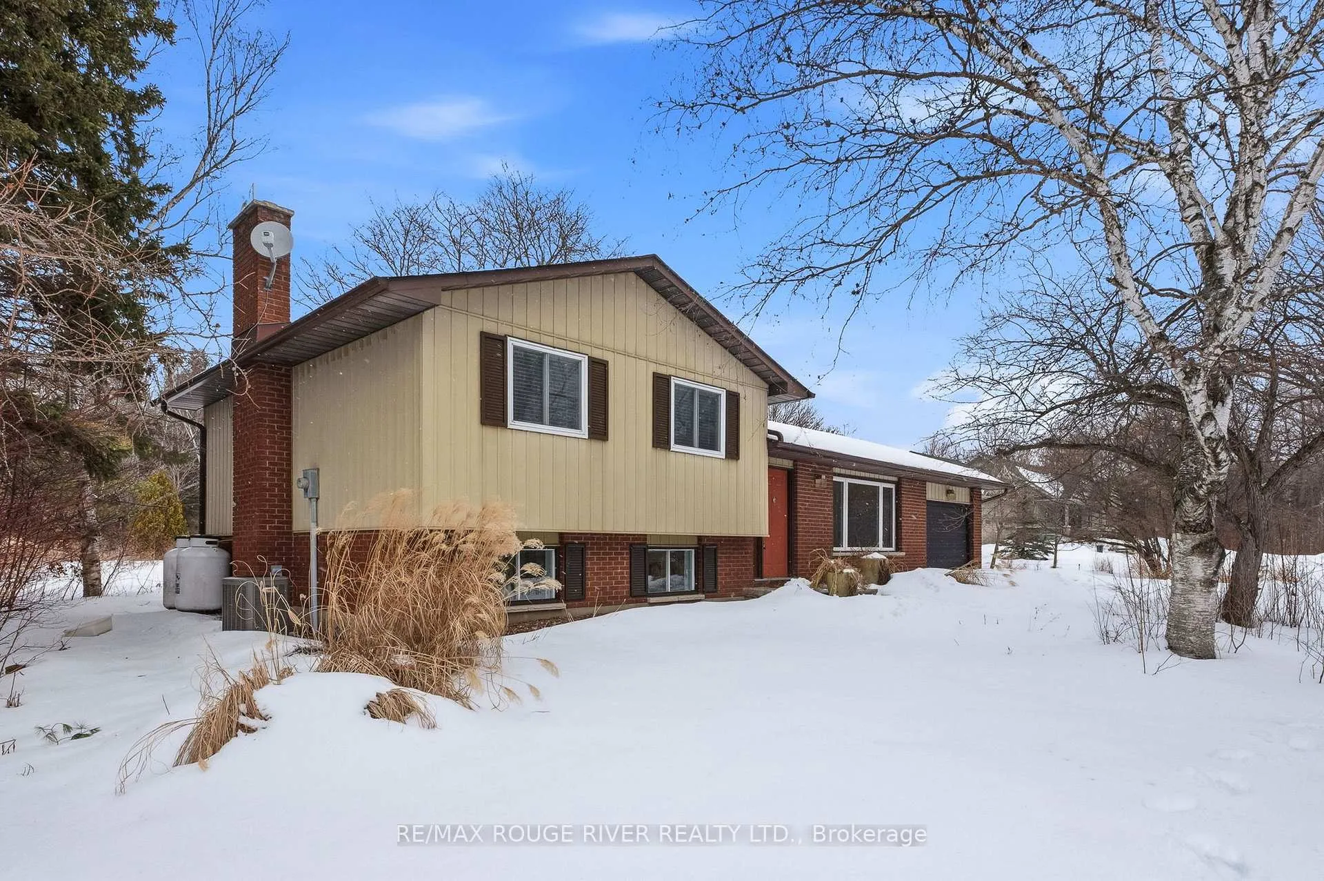 Photo 2 of 1020 Elgin Street E, Cobourg — HOMEH