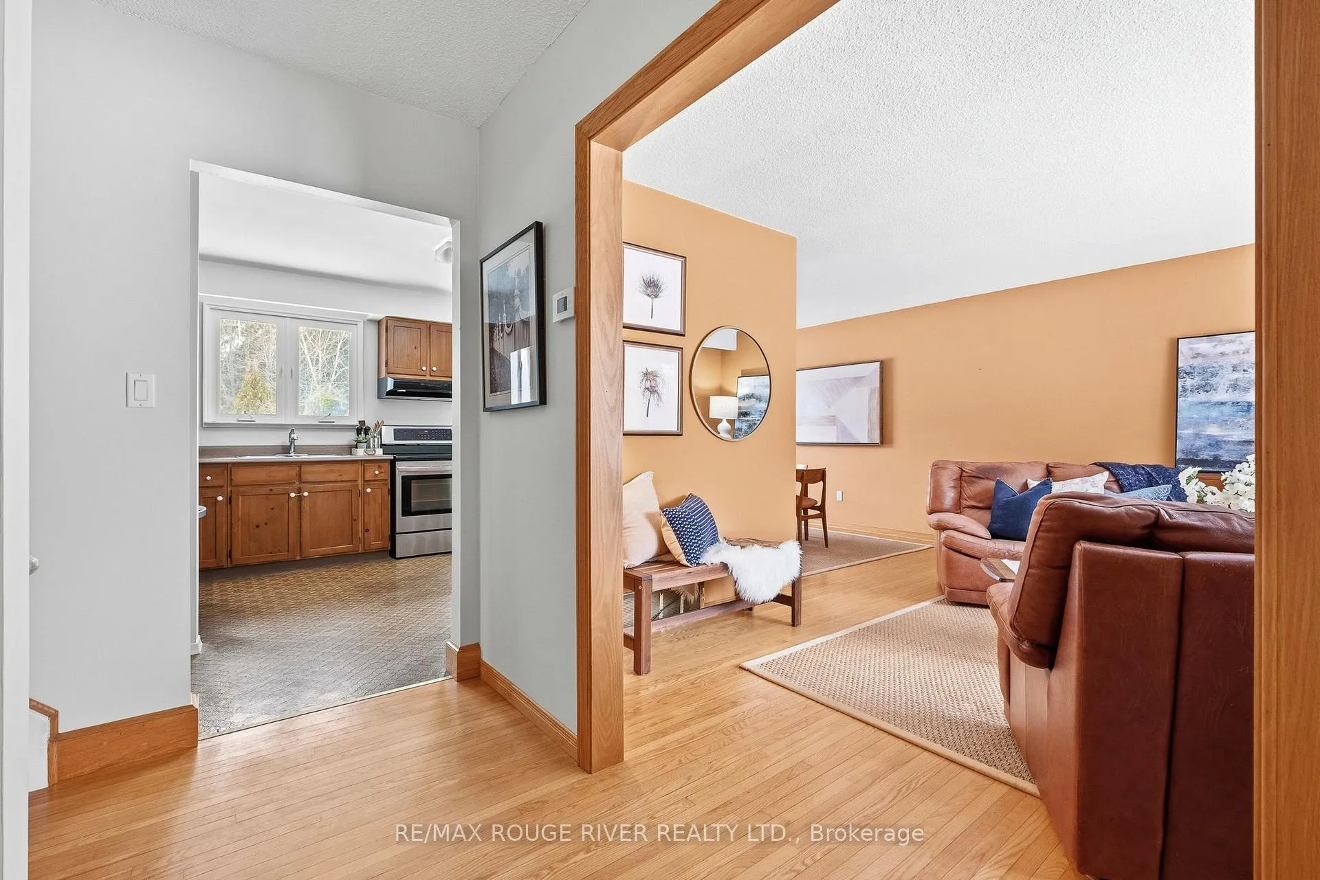 Photo 4 of 1020 Elgin Street E, Cobourg — HOMEH
