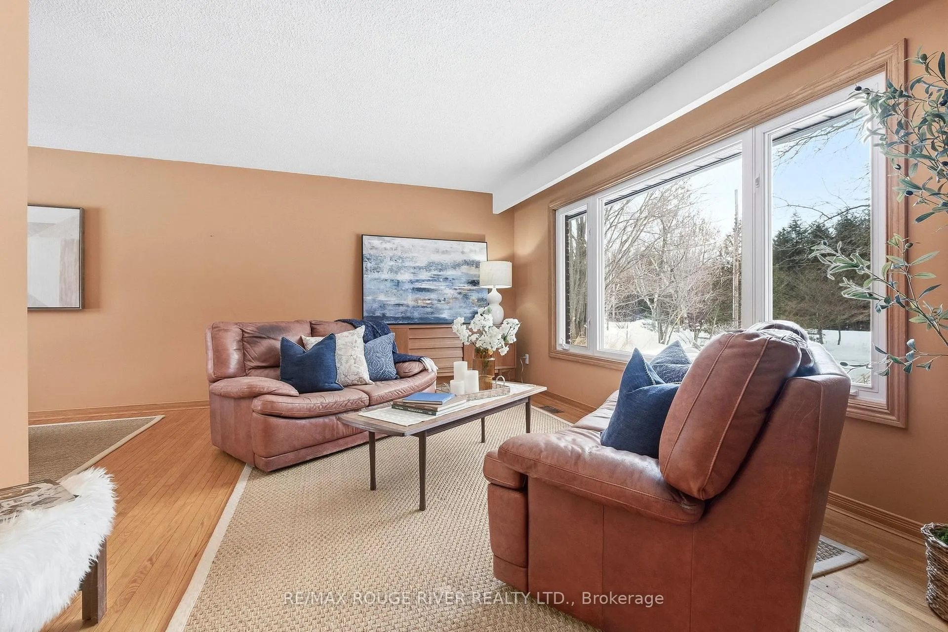 Photo 5 of 1020 Elgin Street E, Cobourg — HOMEH