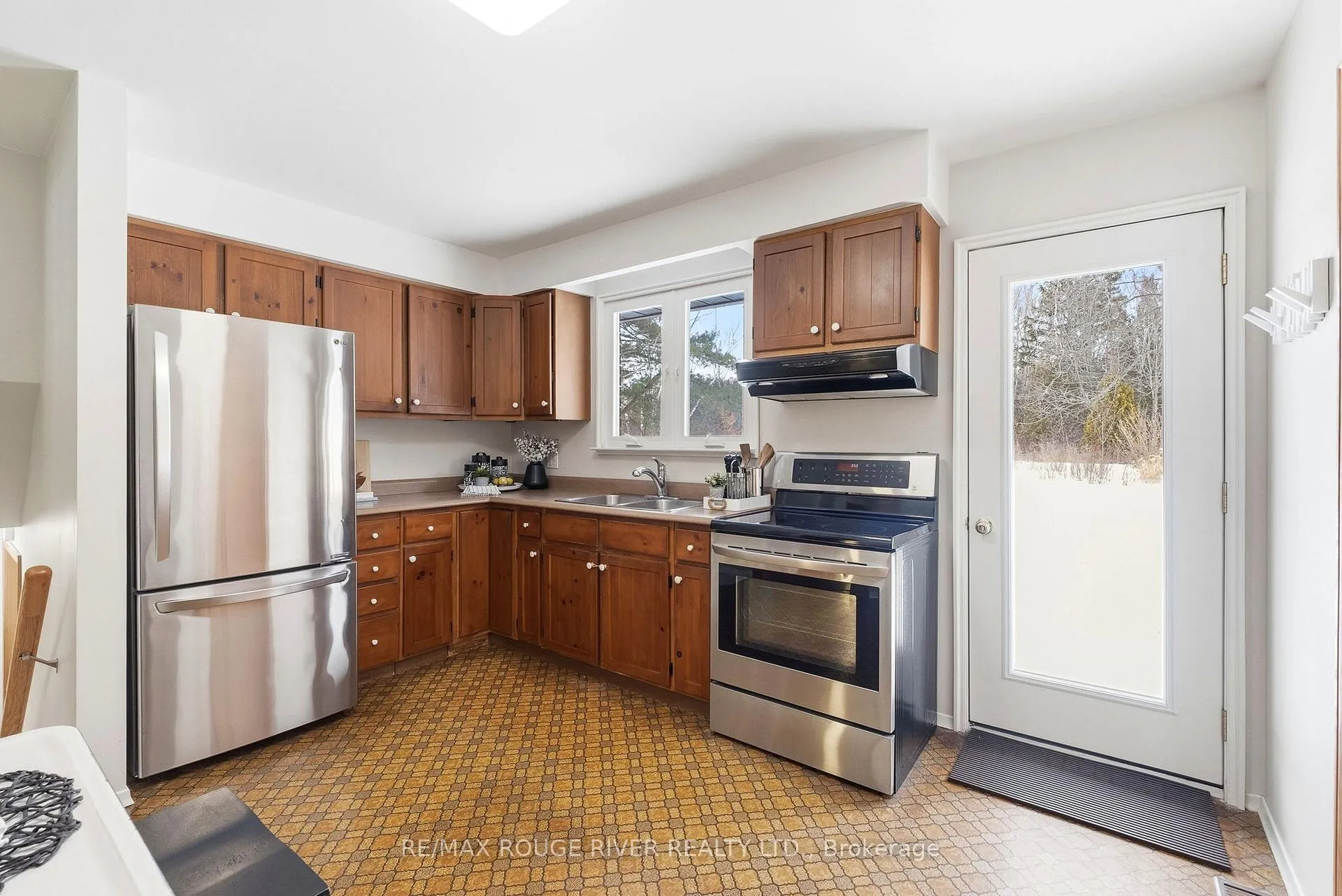 Photo 12 of 1020 Elgin Street E, Cobourg — HOMEH
