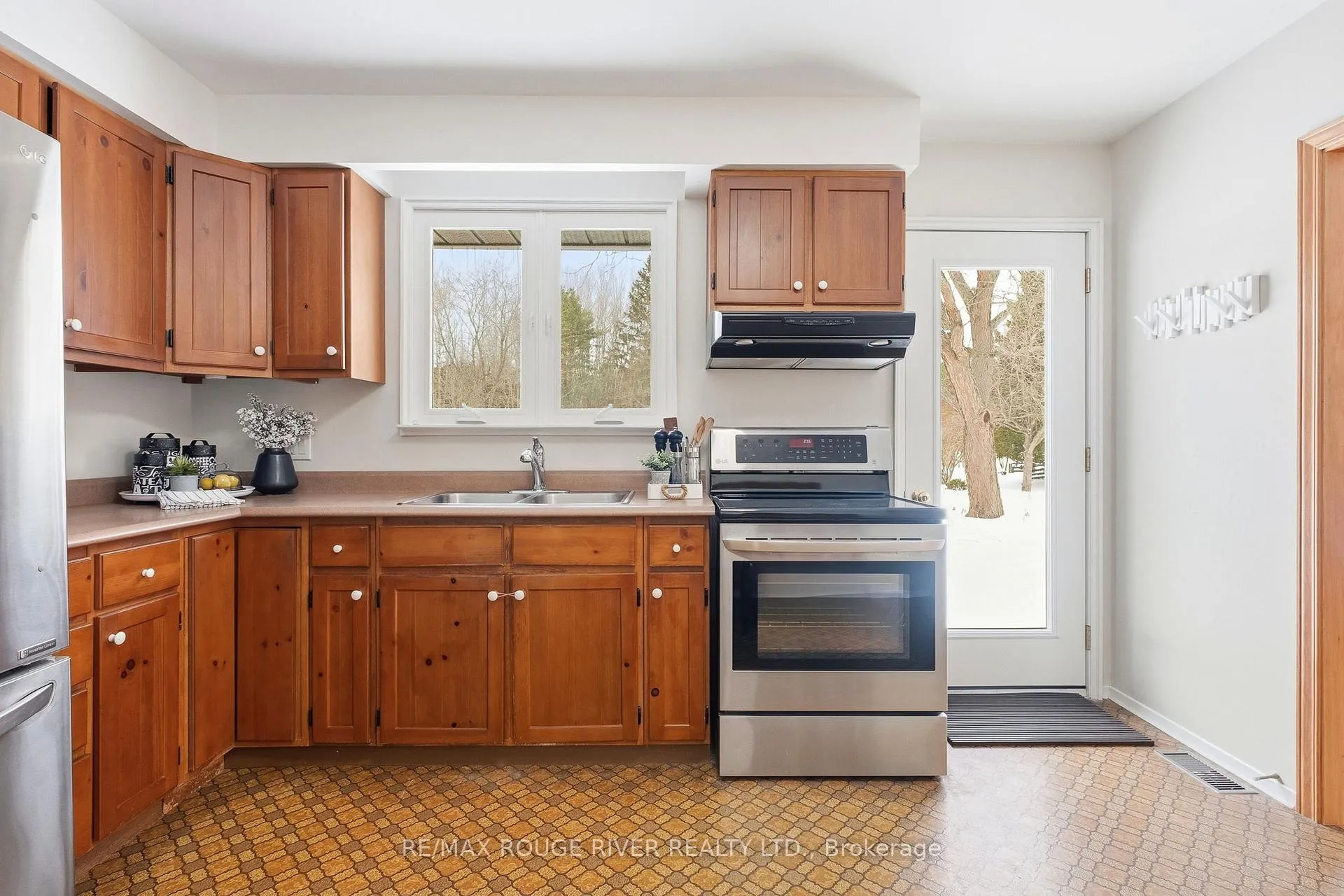 Photo 13 of 1020 Elgin Street E, Cobourg — HOMEH