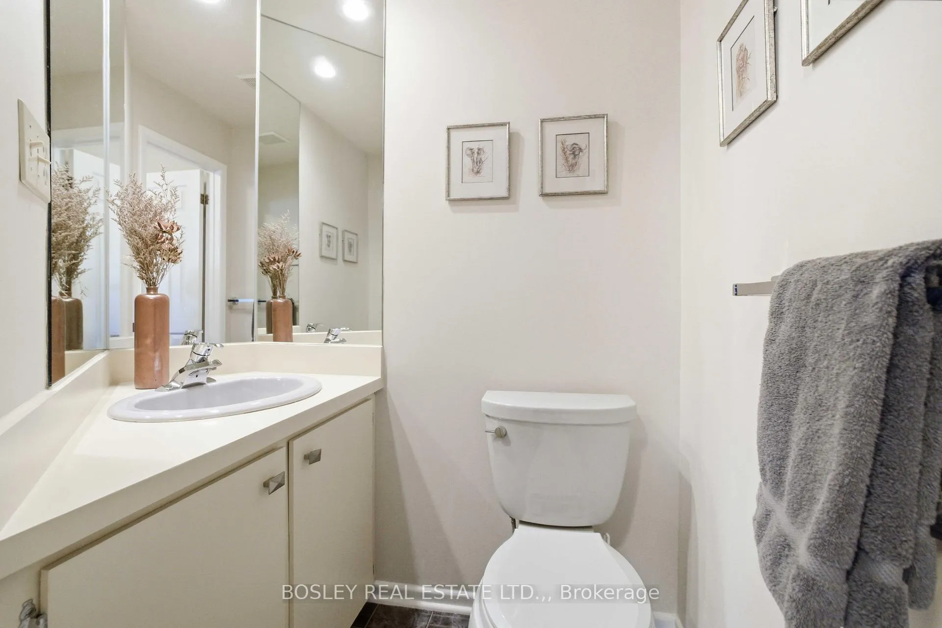 Photo 9 of Unit 36, 178 Scott Street, St. Catharines, Fairview — HOMEH