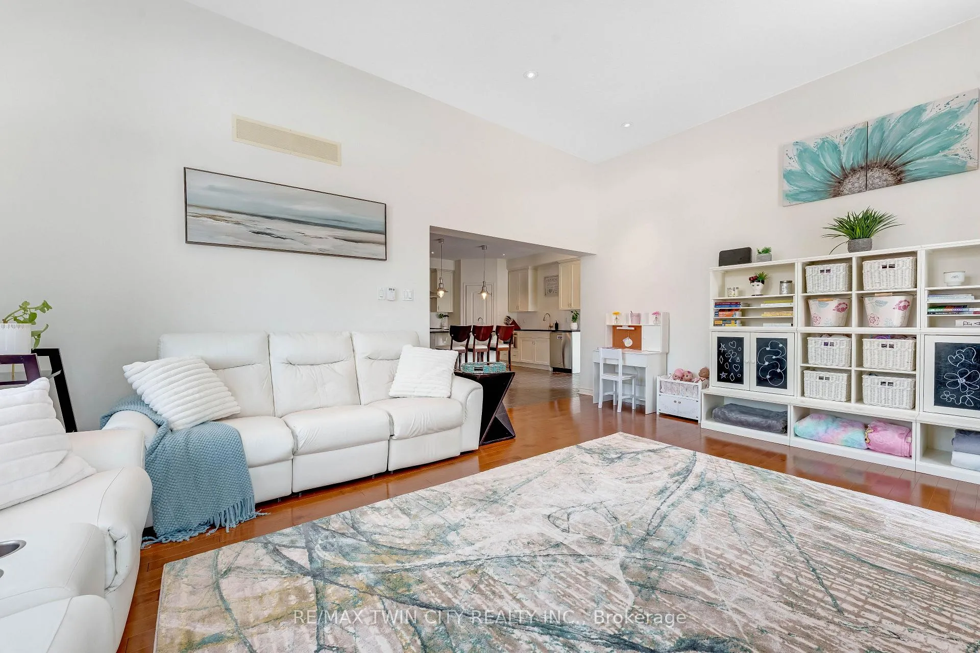 Photo 9 of 127 Eliza Avenue, Kitchener — HOMEH