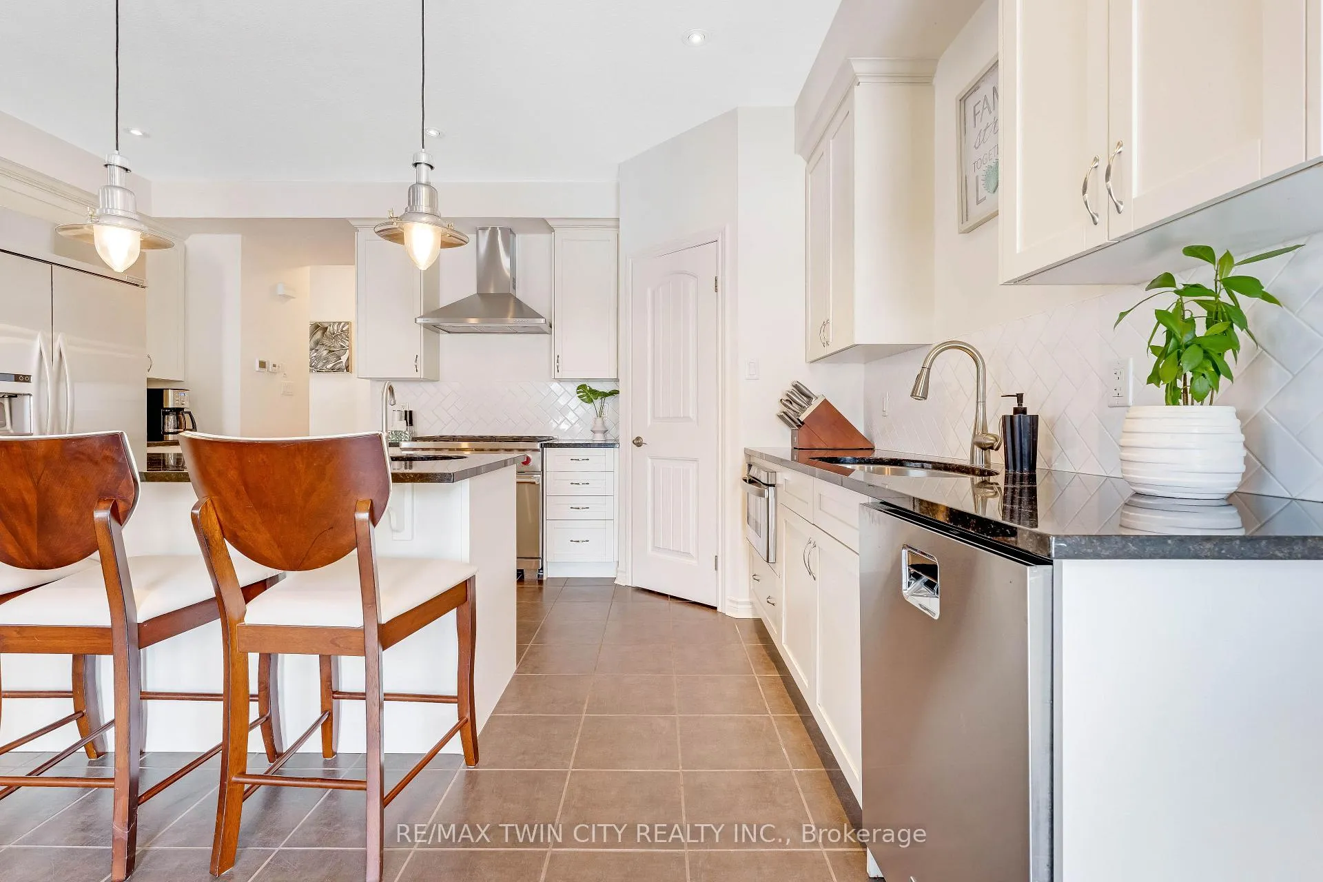 Photo 12 of 127 Eliza Avenue, Kitchener — HOMEH