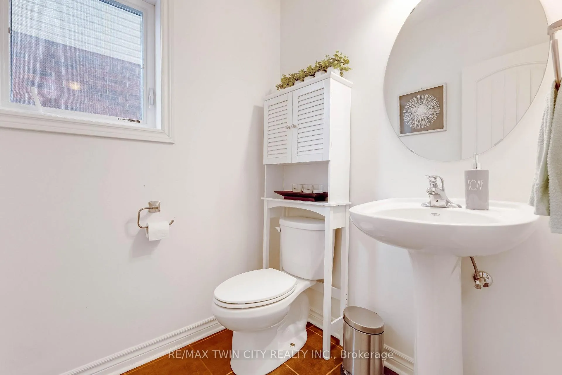 Photo 17 of 127 Eliza Avenue, Kitchener — HOMEH