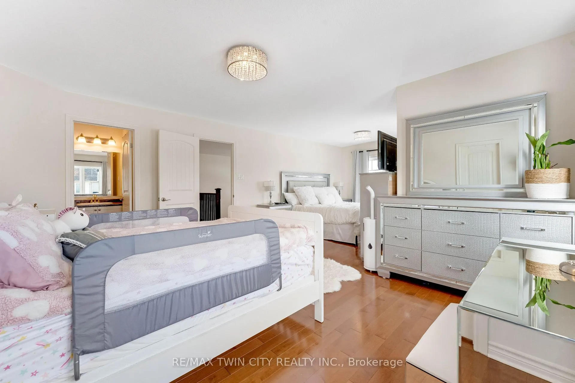 Photo 23 of 127 Eliza Avenue, Kitchener — HOMEH