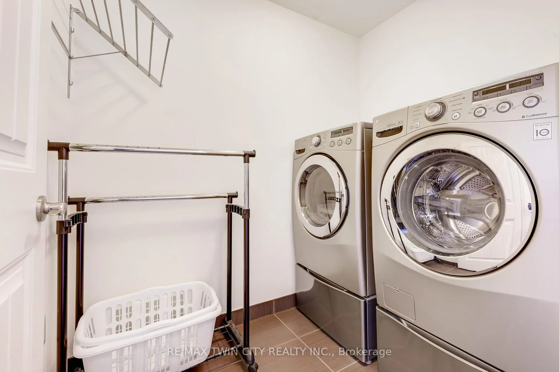 Photo 28 of 127 Eliza Avenue, Kitchener — HOMEH