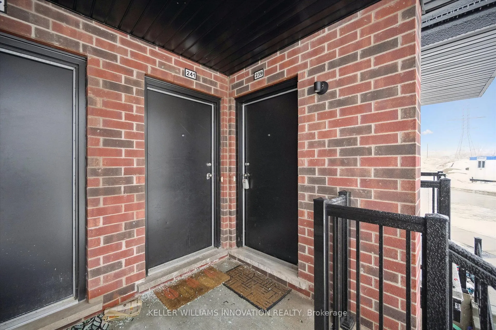 Photo 3 of 239 Chapel Hill Drive, Kitchener — HOMEH
