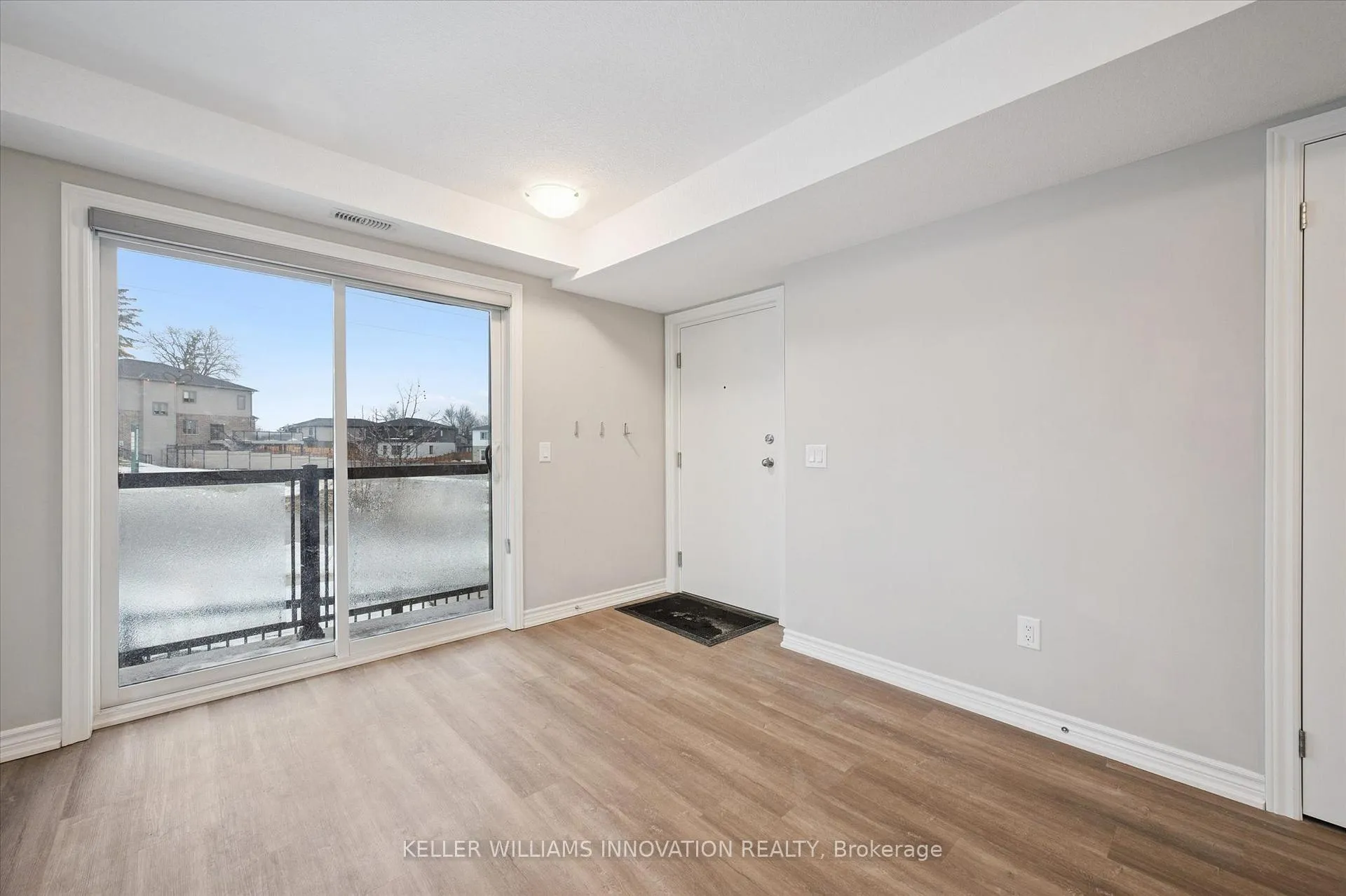 Photo 4 of 239 Chapel Hill Drive, Kitchener — HOMEH
