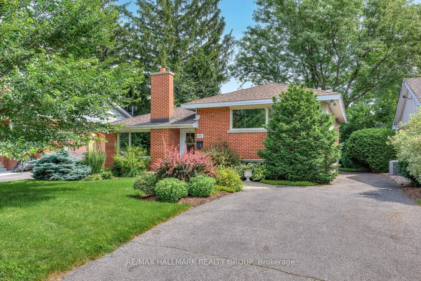 Photo 2 of 655 Mansfield Avenue, Ottawa, Laurentianview — HOMEH