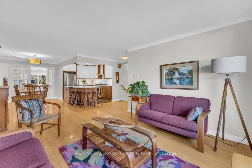 Photo 6 of 655 Mansfield Avenue, Ottawa, Laurentianview — HOMEH