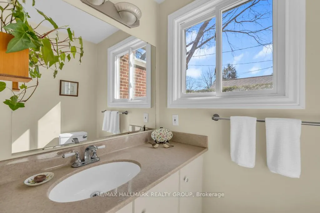 Photo 15 of 655 Mansfield Avenue, Ottawa, Laurentianview — HOMEH