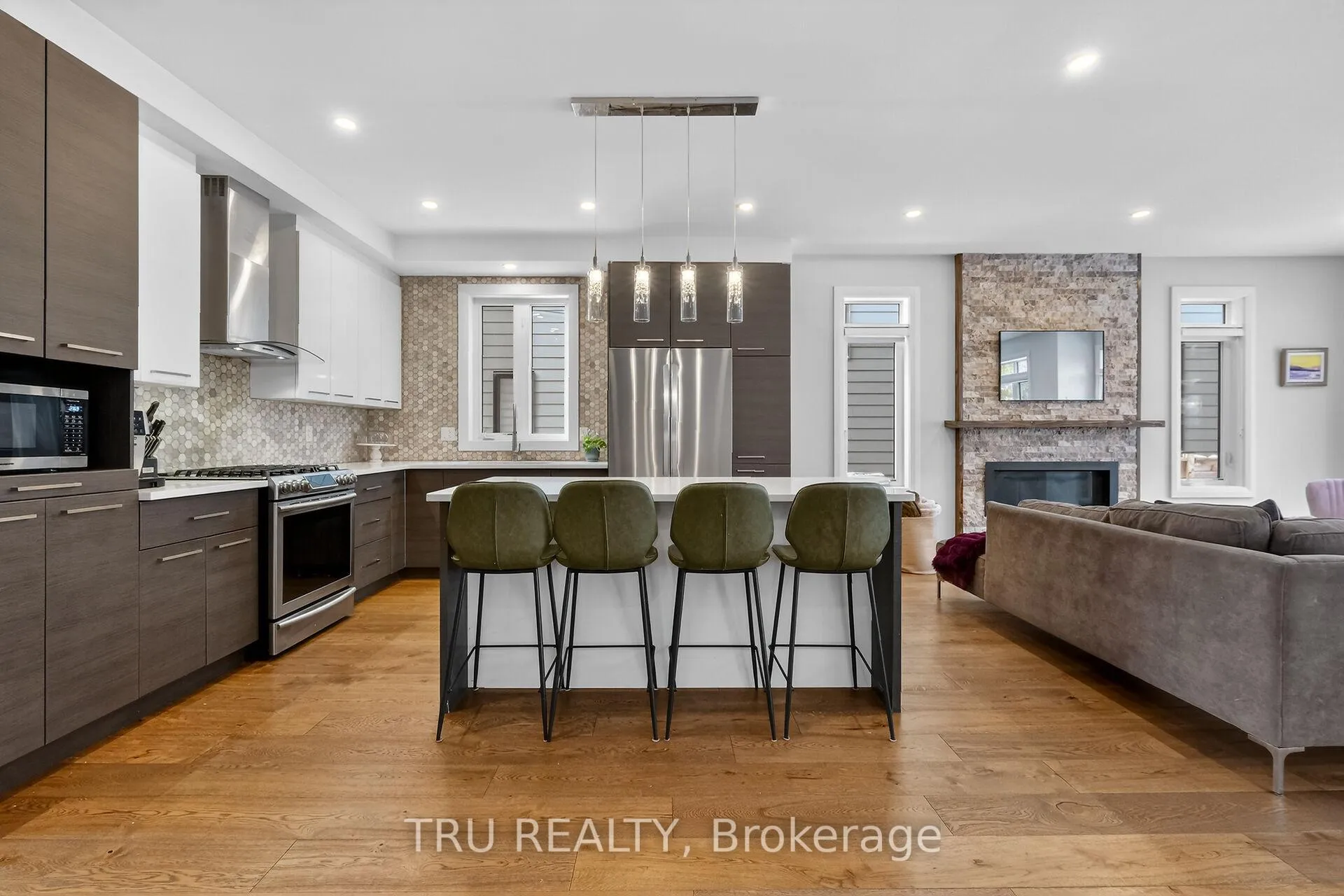 Photo 7 of 839 Riddell Avenue N, Ottawa, McKellar Heights/Glabar Park — HOMEH