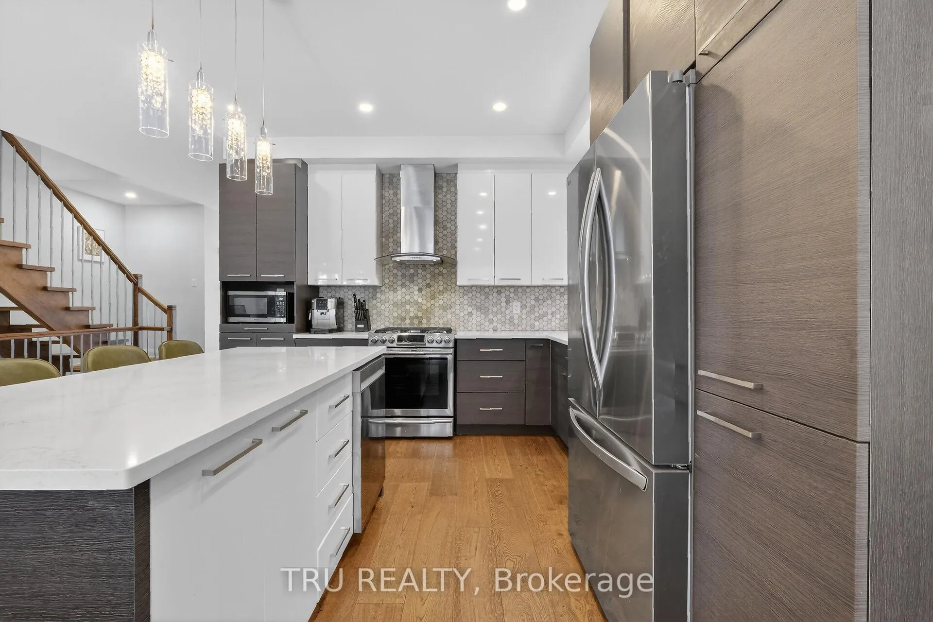 Photo 9 of 839 Riddell Avenue N, Ottawa, McKellar Heights/Glabar Park — HOMEH