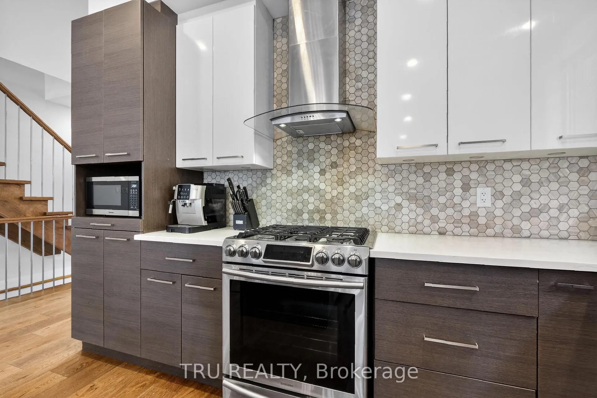 Photo 11 of 839 Riddell Avenue N, Ottawa, McKellar Heights/Glabar Park — HOMEH