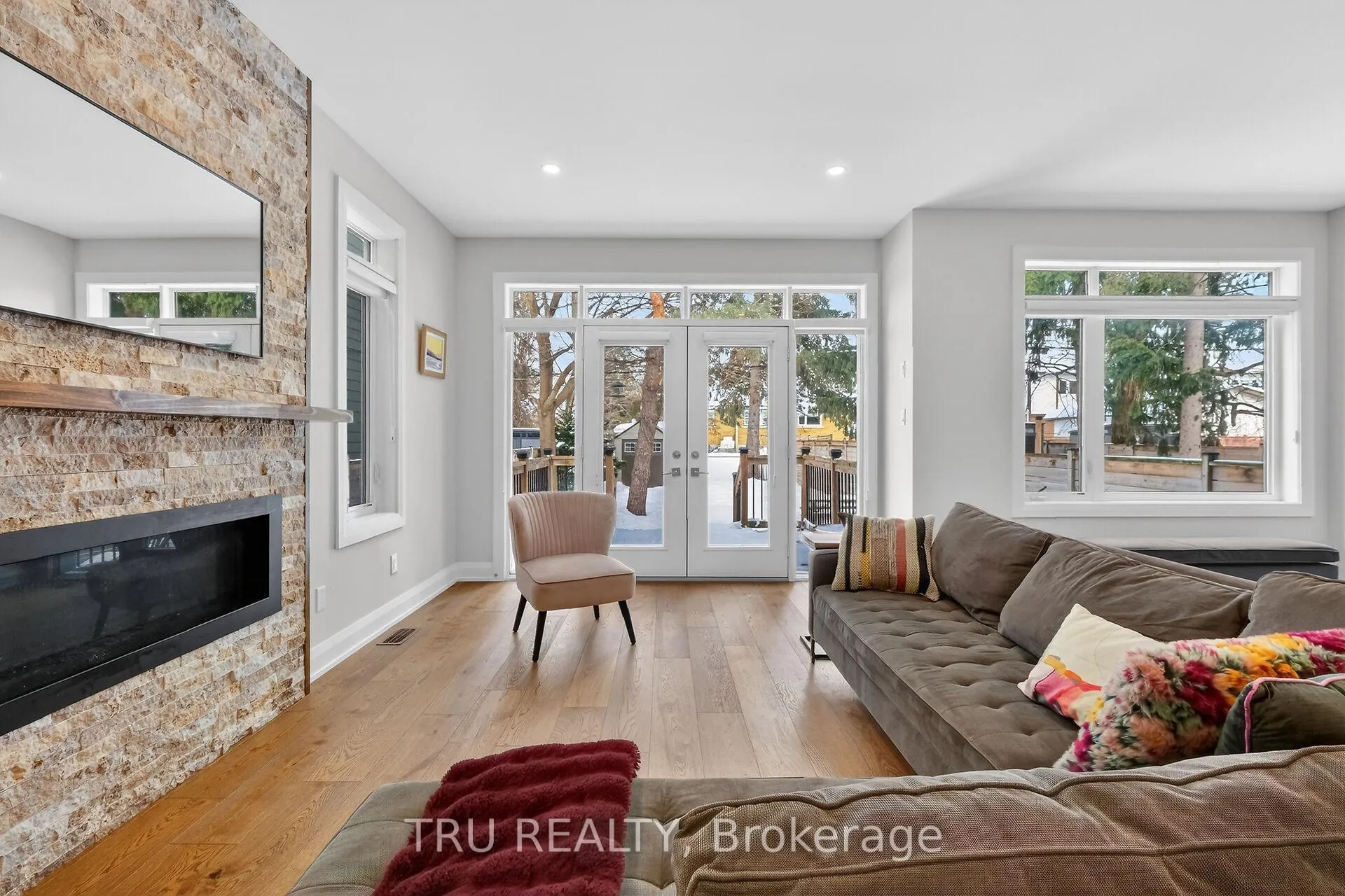 Photo 15 of 839 Riddell Avenue N, Ottawa, McKellar Heights/Glabar Park — HOMEH